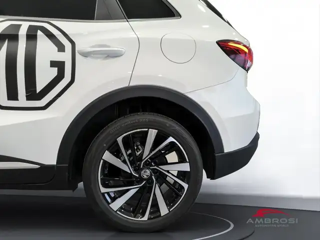 MG ZS view 18