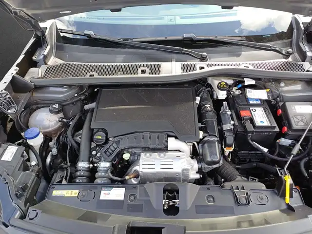 Peugeot 2008 view 5