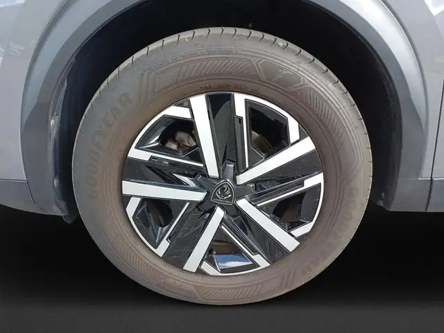 Peugeot 2008 view 8