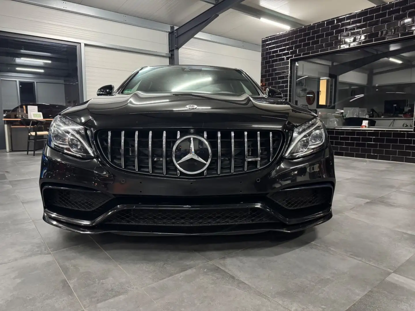 Mercedes-Benz C 63 AMG S Schwarz - 2
