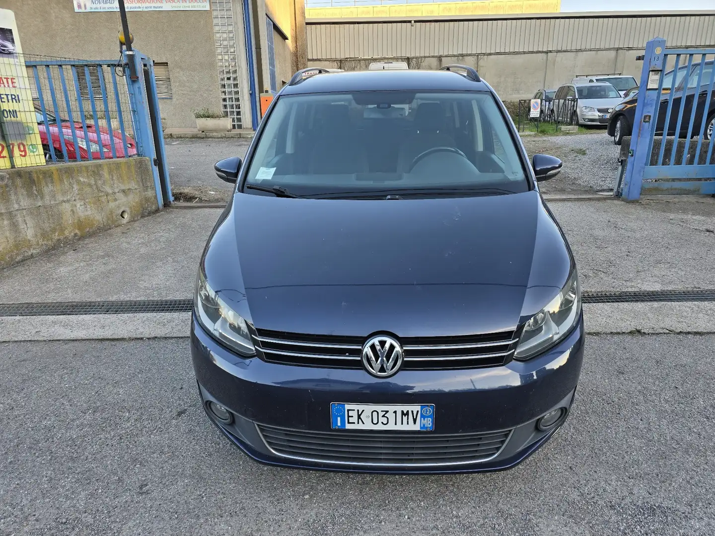 Volkswagen Touran 1.6 tdi Comfortline Business Blauw - 1