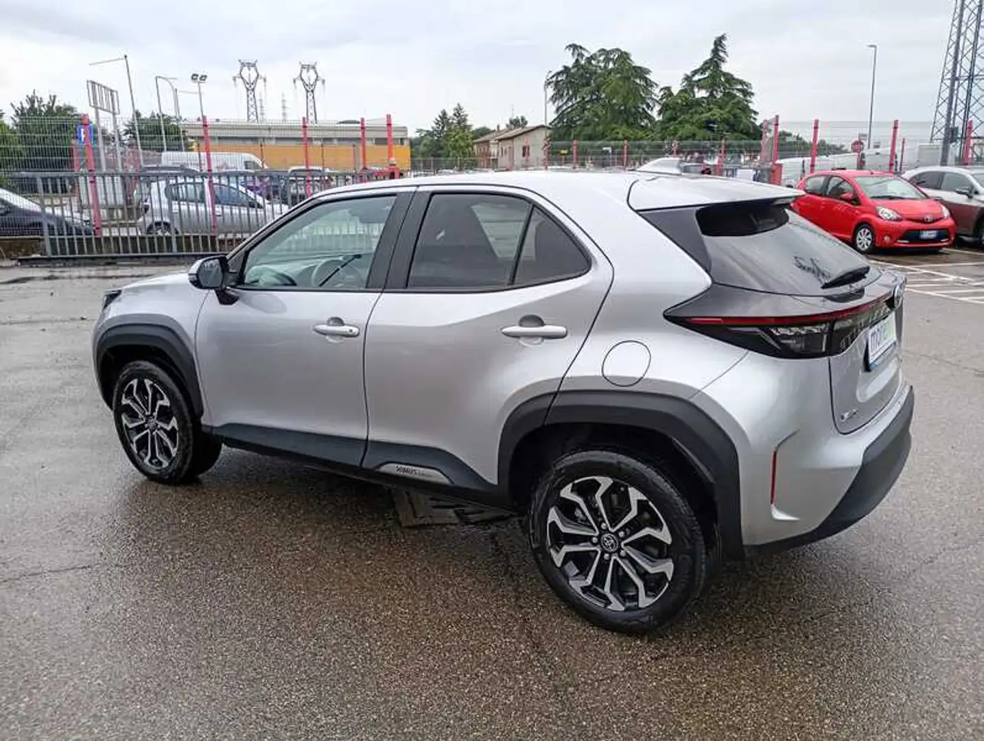 Toyota Yaris Cross 1.5h Trend fwd 116 CV e-cvt 2WD Grigio - 2