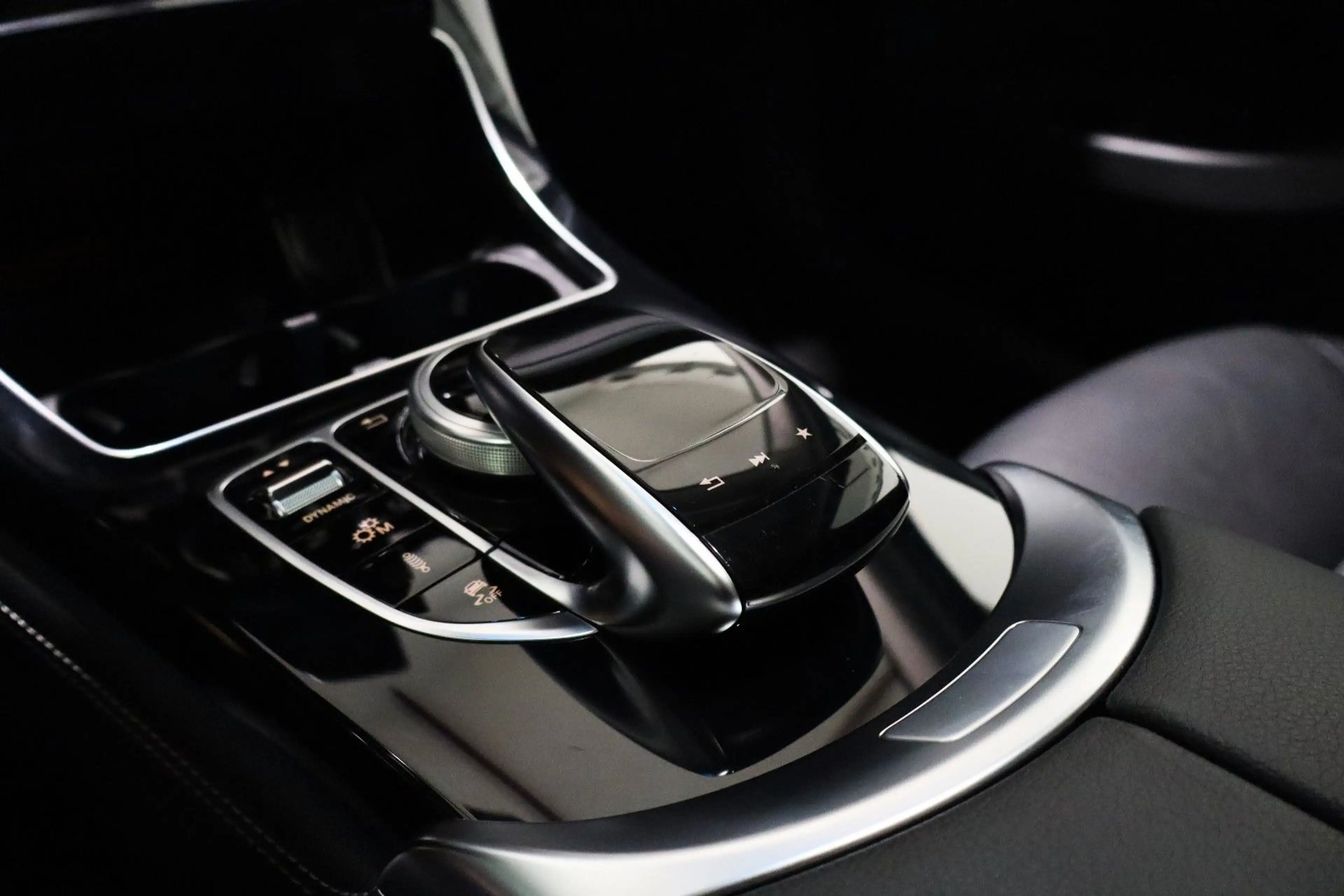 Mercedes-Benz GLC 43 AMG 4Matic Night-Paket Panorama Kamera — photo 13