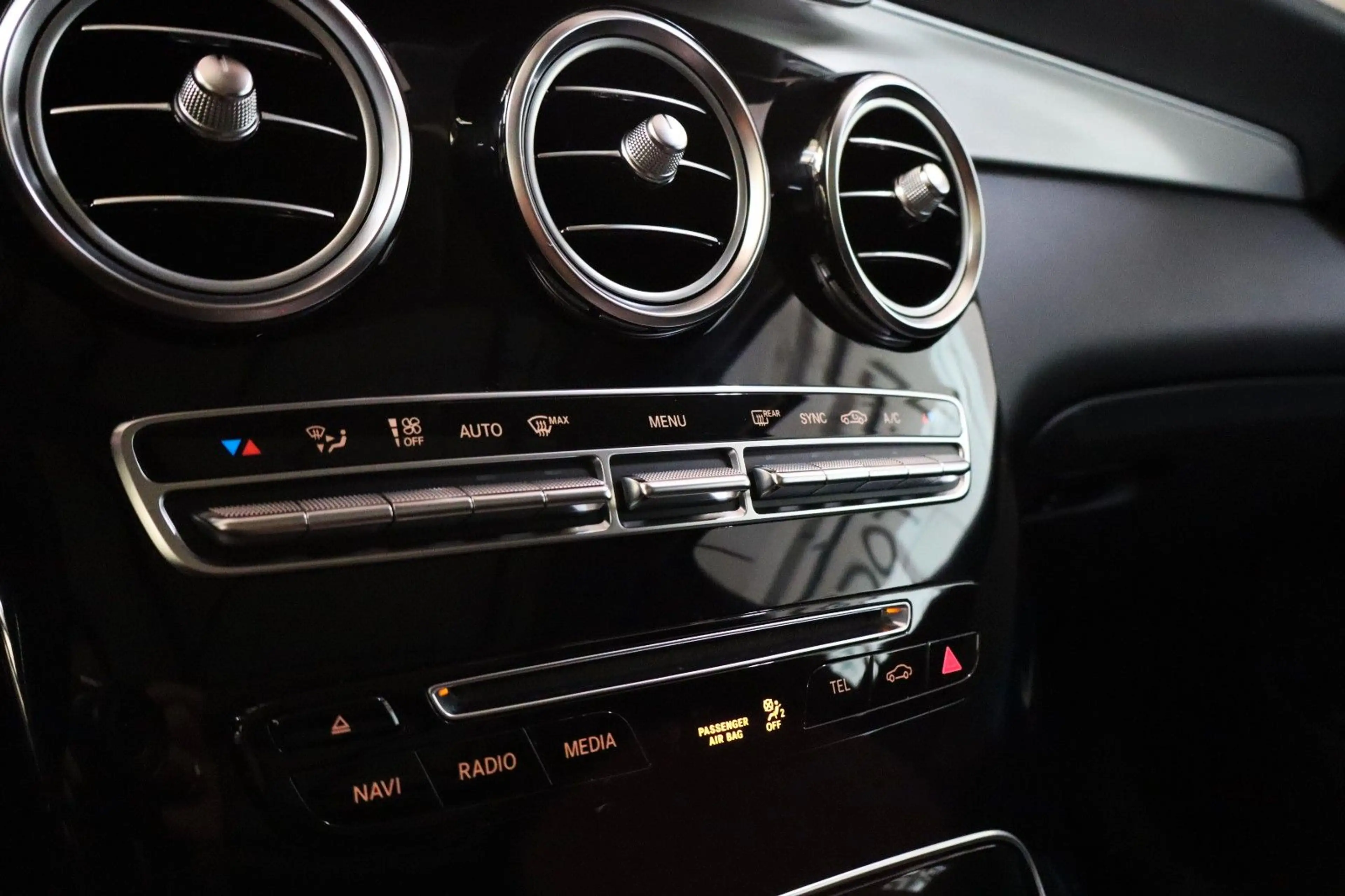 Mercedes-Benz GLC 43 AMG 4Matic Night-Paket Panorama Kamera — photo 12