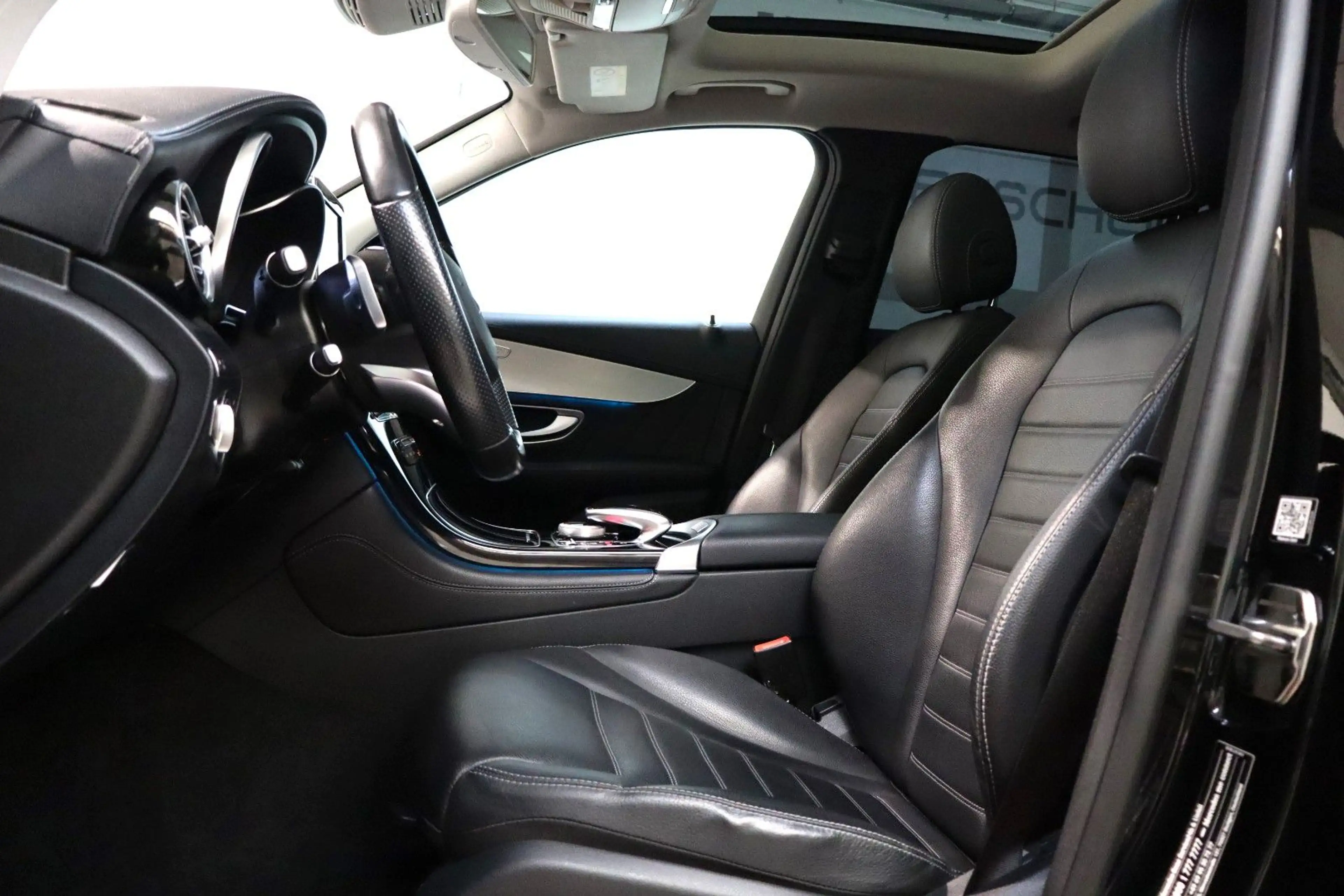 Mercedes-Benz GLC 43 AMG 4Matic Night-Paket Panorama Kamera — photo 6