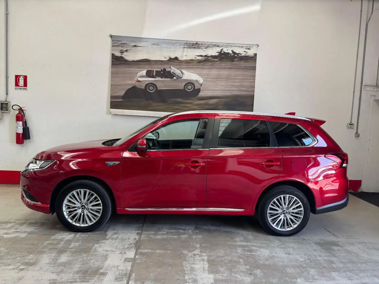 Mitsubishi Outlander 2.4 MIVEC 4WD PHEV Instyle Rouge - 1