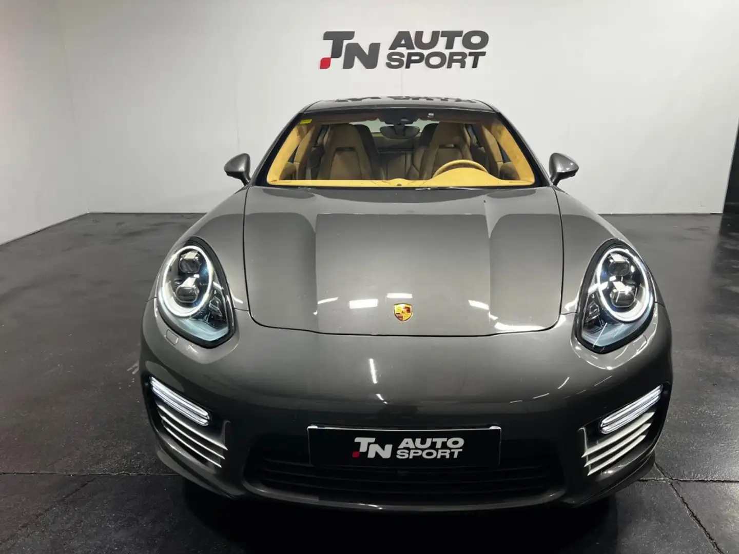 Porsche Panamera Turbo S Executive PDK Grau - 2