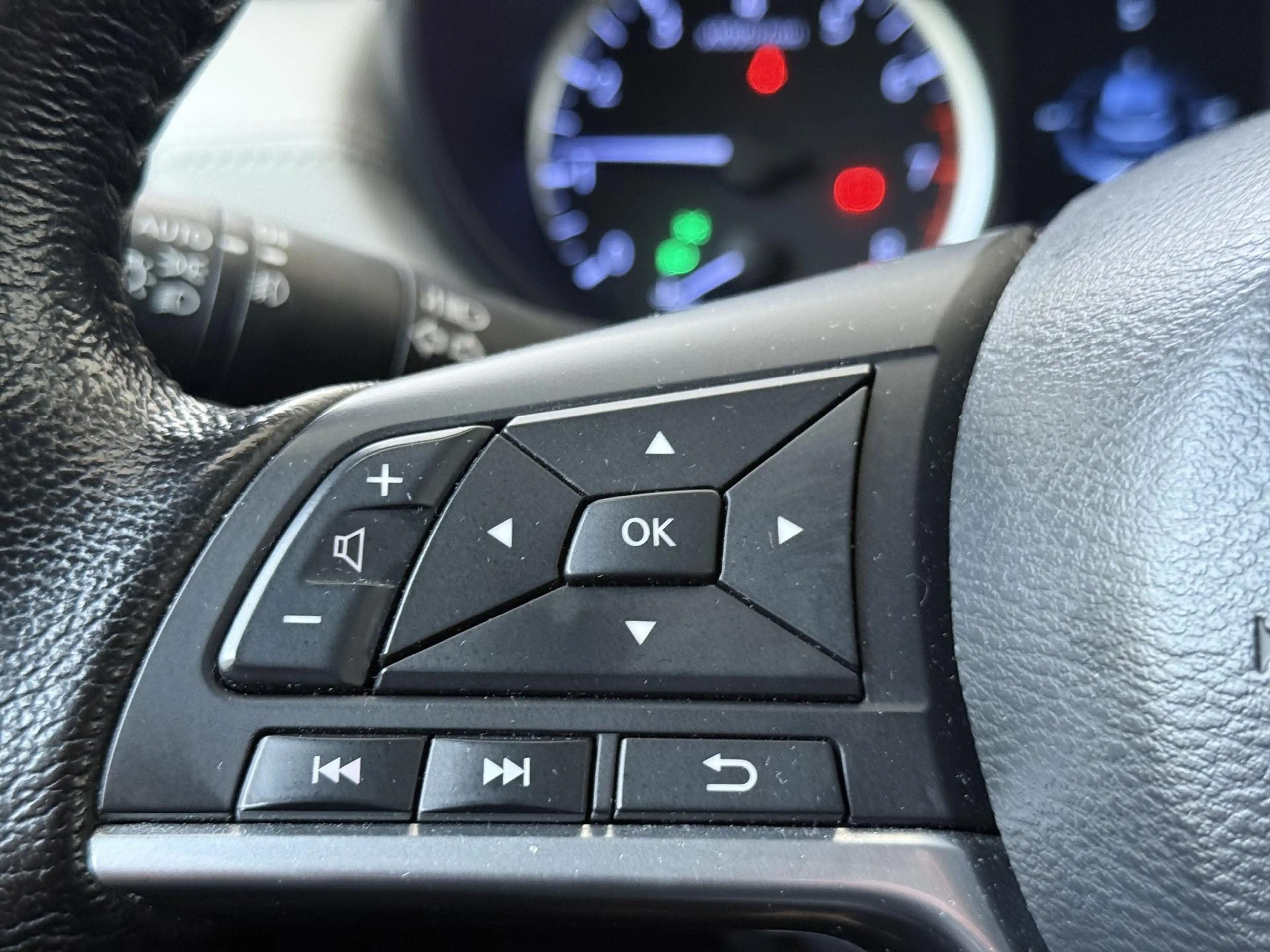 Nissan Micra 0.9 IG-T Tekna Climat Control | Cruise Control | N — photo 12
