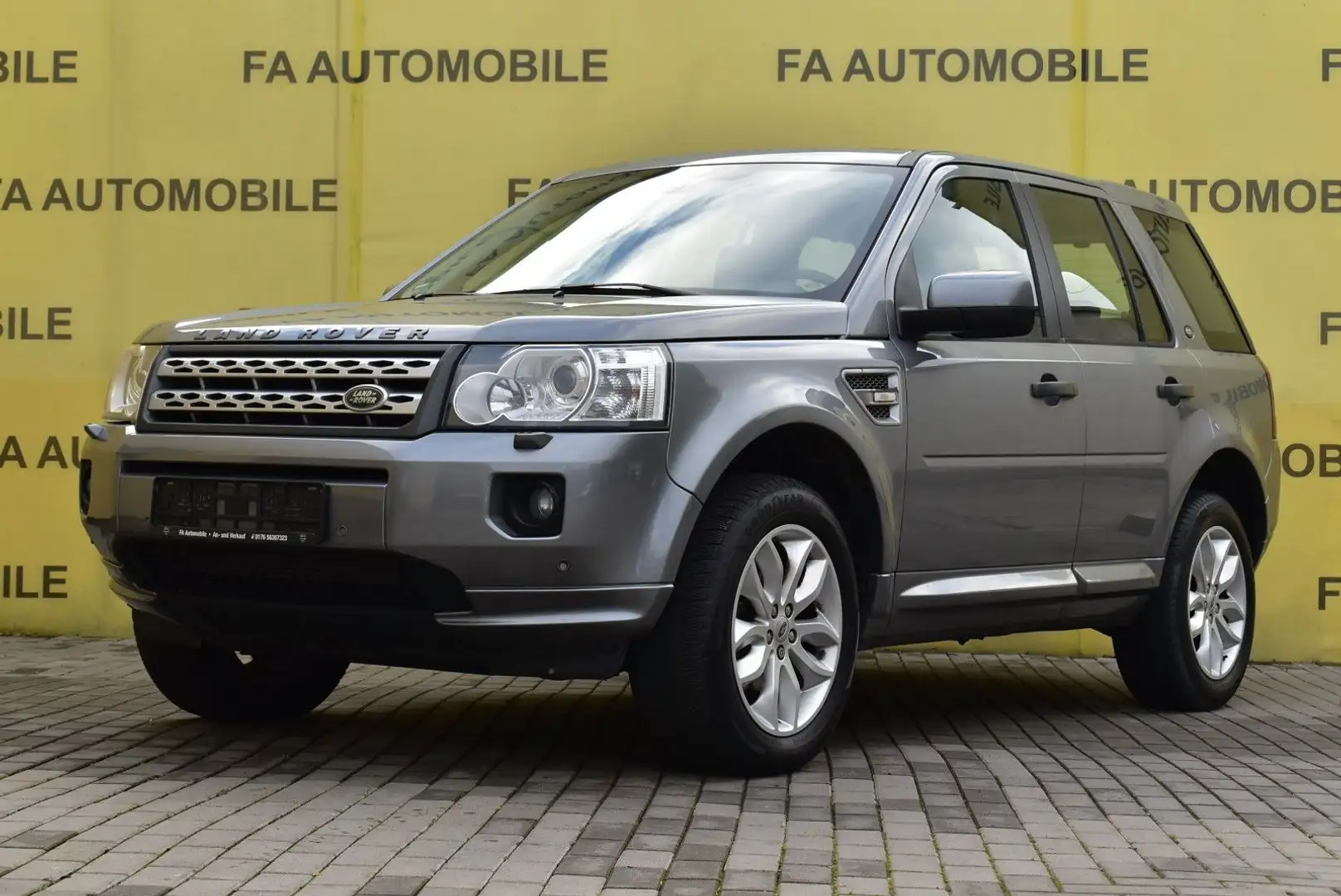 Land Rover Freelander 2 HSE SD4/LEDER/NAVI/SHZ/PDC/PANORAMA Grau - 1