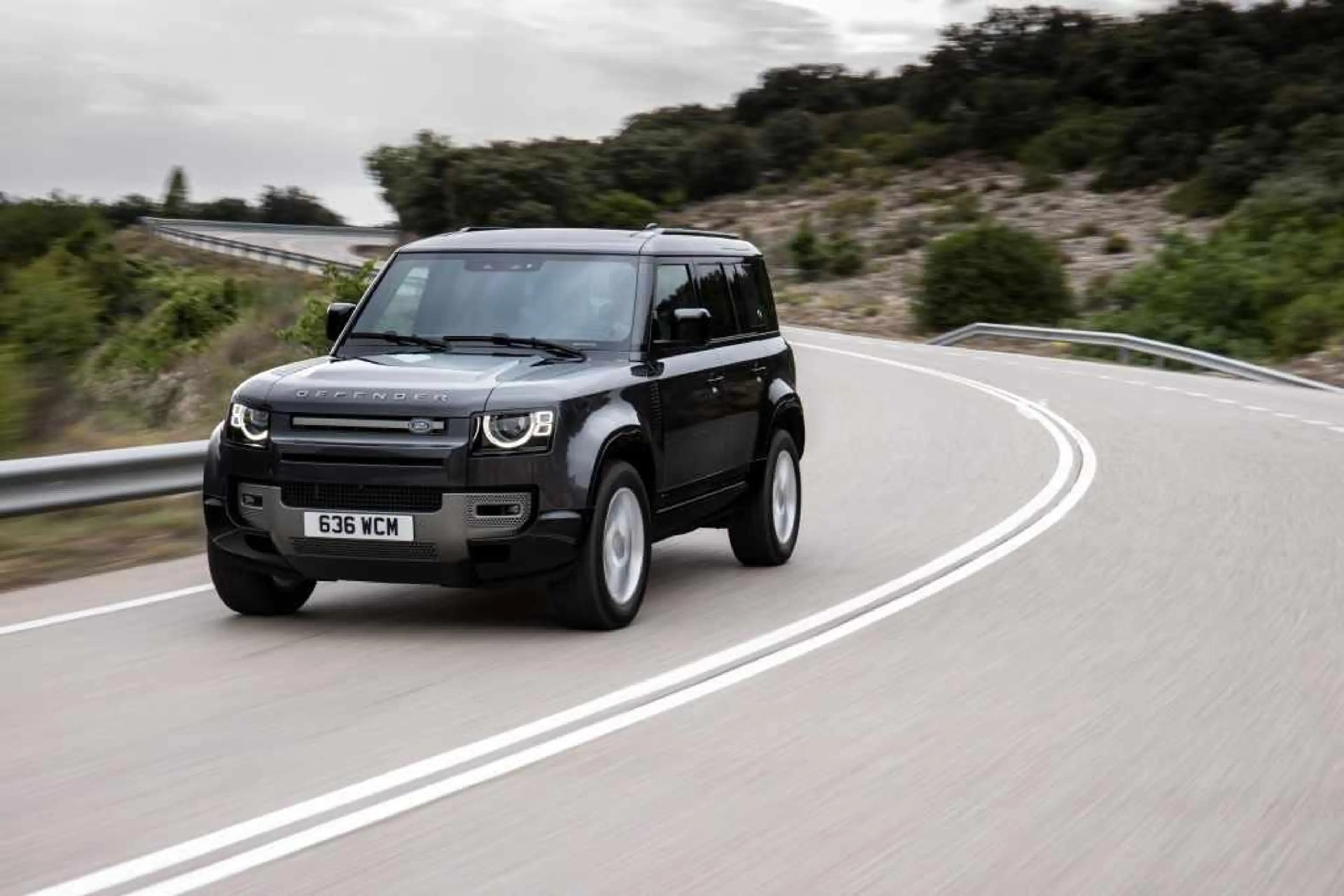 Land Rover Defender 110 D250 S AWD Auto. 26MY — photo 9