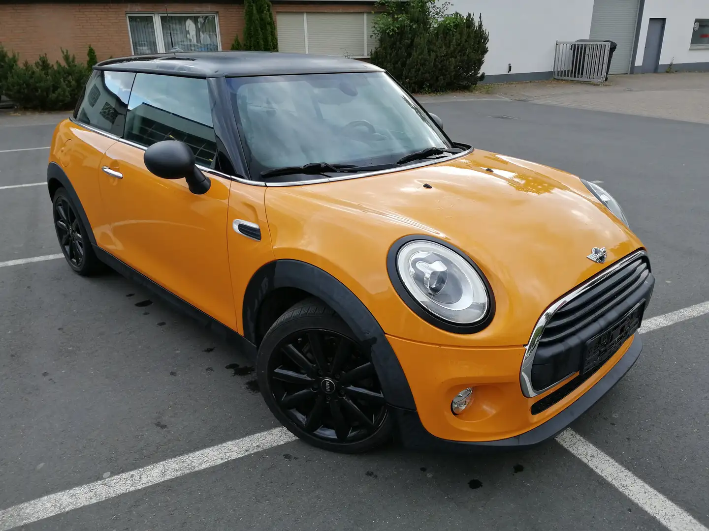 MINI One First Euro 6, 60.700 km,Alu 17",2.Hd,Motor Notlauf Orange - 1