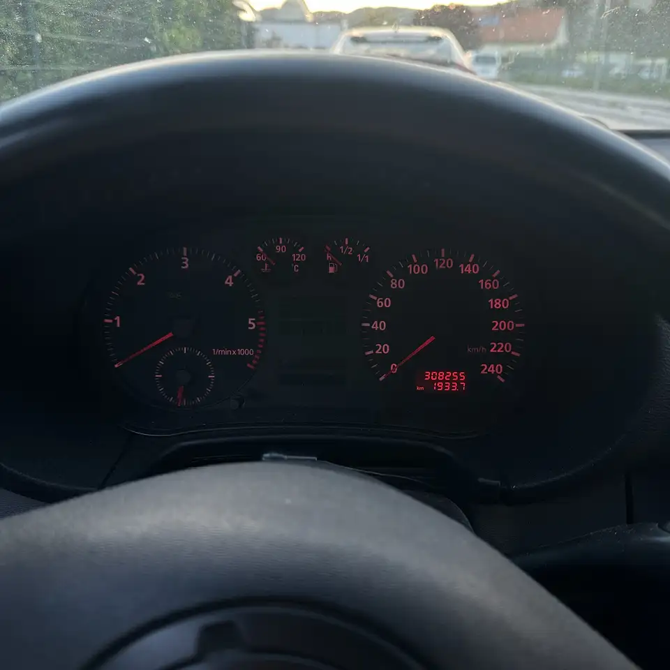 Audi A3 1,9 Attraction TDI, foto 7
