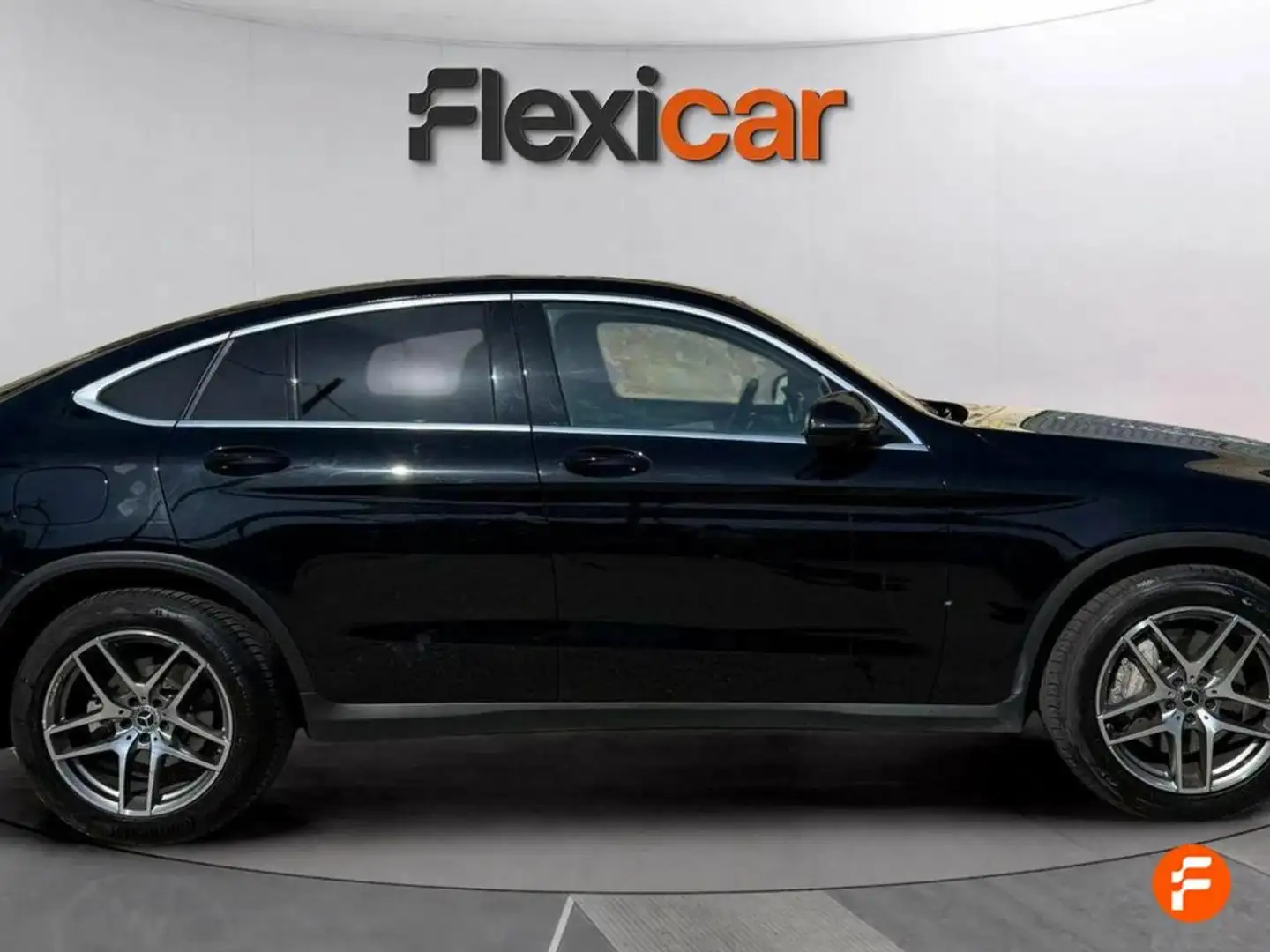Mercedes-Benz GLC 250 4MATIC Zwart - 2