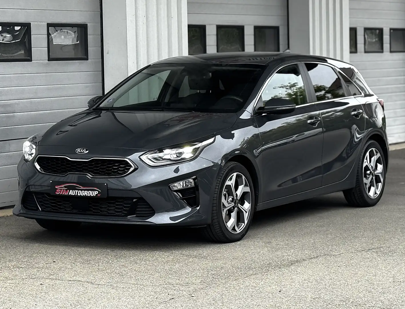 Kia Ceed / cee'd 1.4 T-GDI/Automaat/Carplay/Camera/Euro6d/Garantie Gris - 1