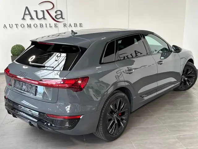 Audi Q8 E-Tron view 5