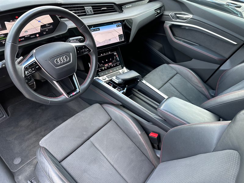 Audi Q8 e-tron 50 S-Line Qu NAV+MATRIX+ACC+KAM+PANO — photo 11