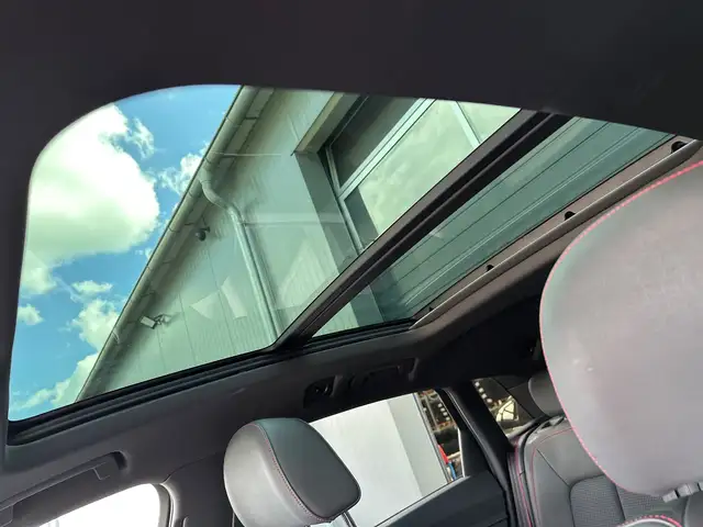 Audi Q8 E-Tron view 18