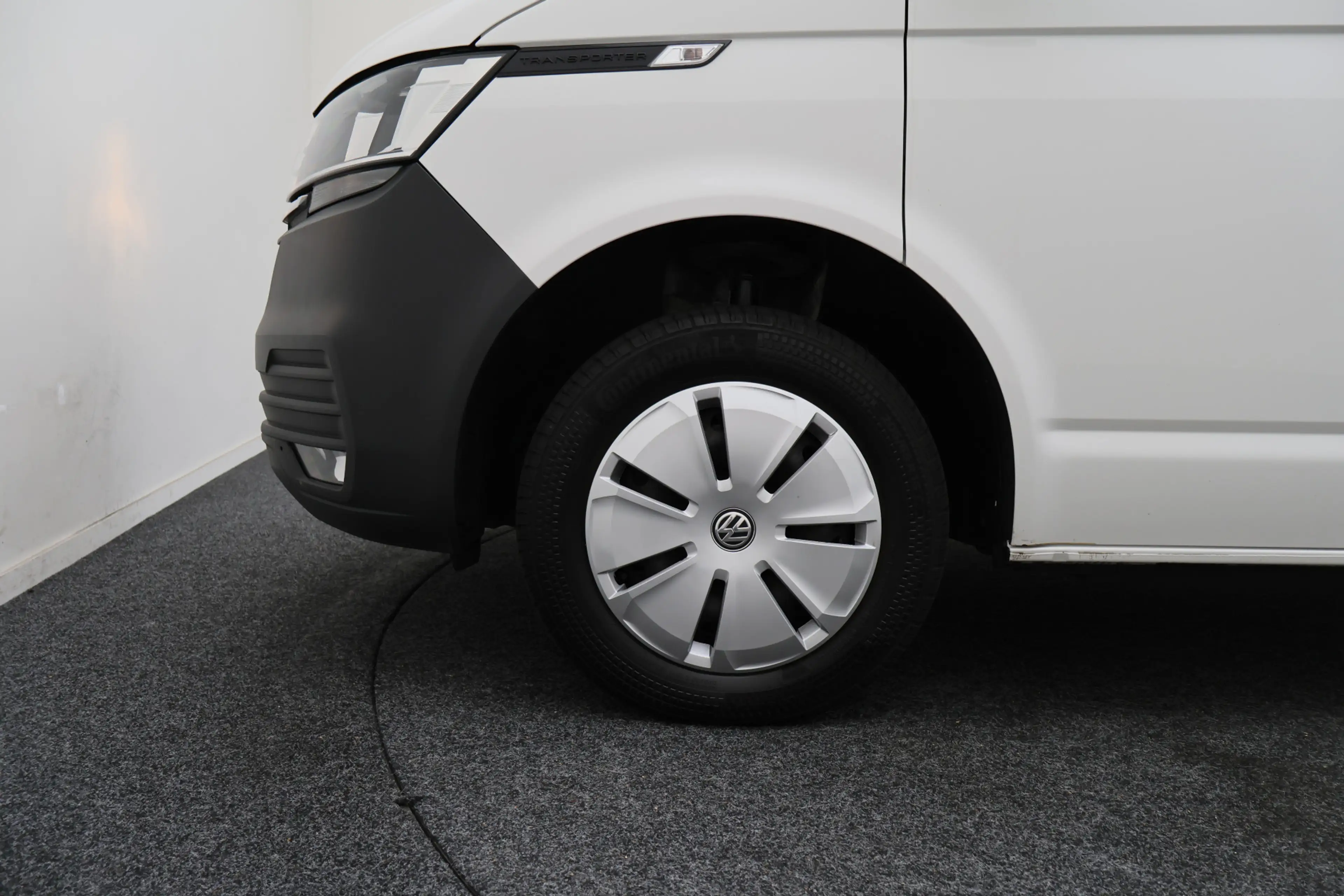 Volkswagen T6.1 Transporter 2.0 TDI L2H1 28 150PK Trekhaak, Apple Carplay, DAB — photo 24