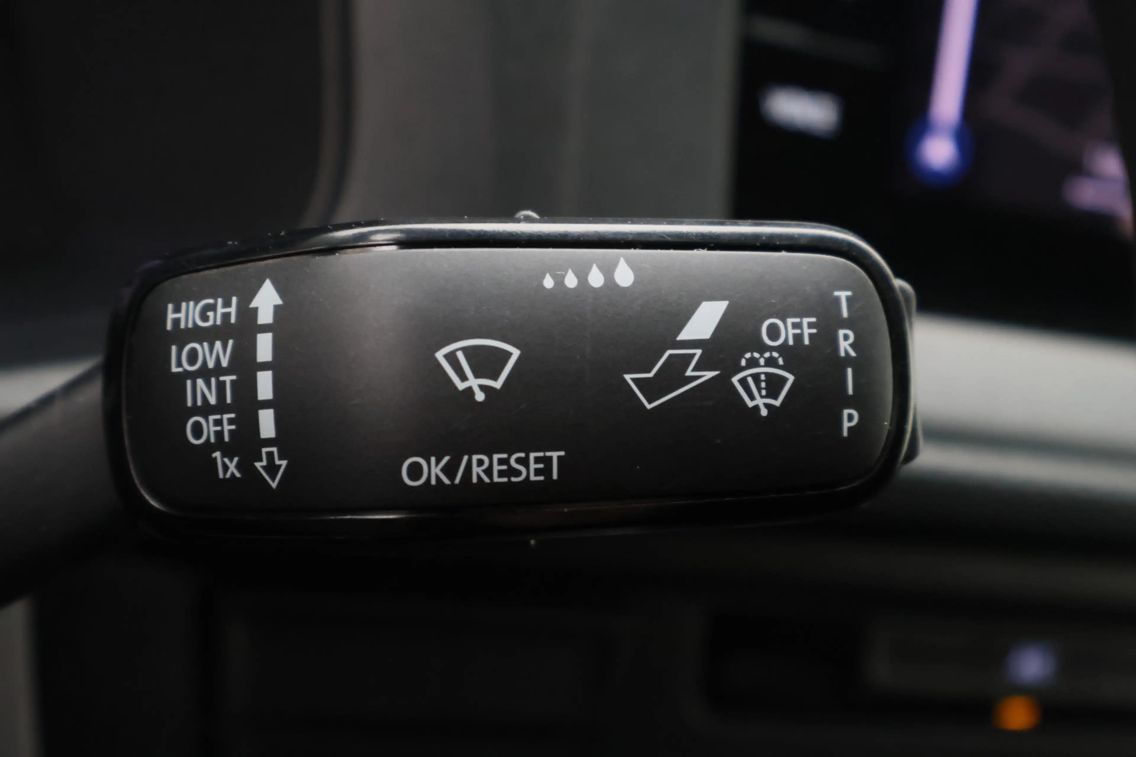 Volkswagen T6.1 Transporter 2.0 TDI L2H1 28 150PK Trekhaak, Apple Carplay, DAB — photo 32