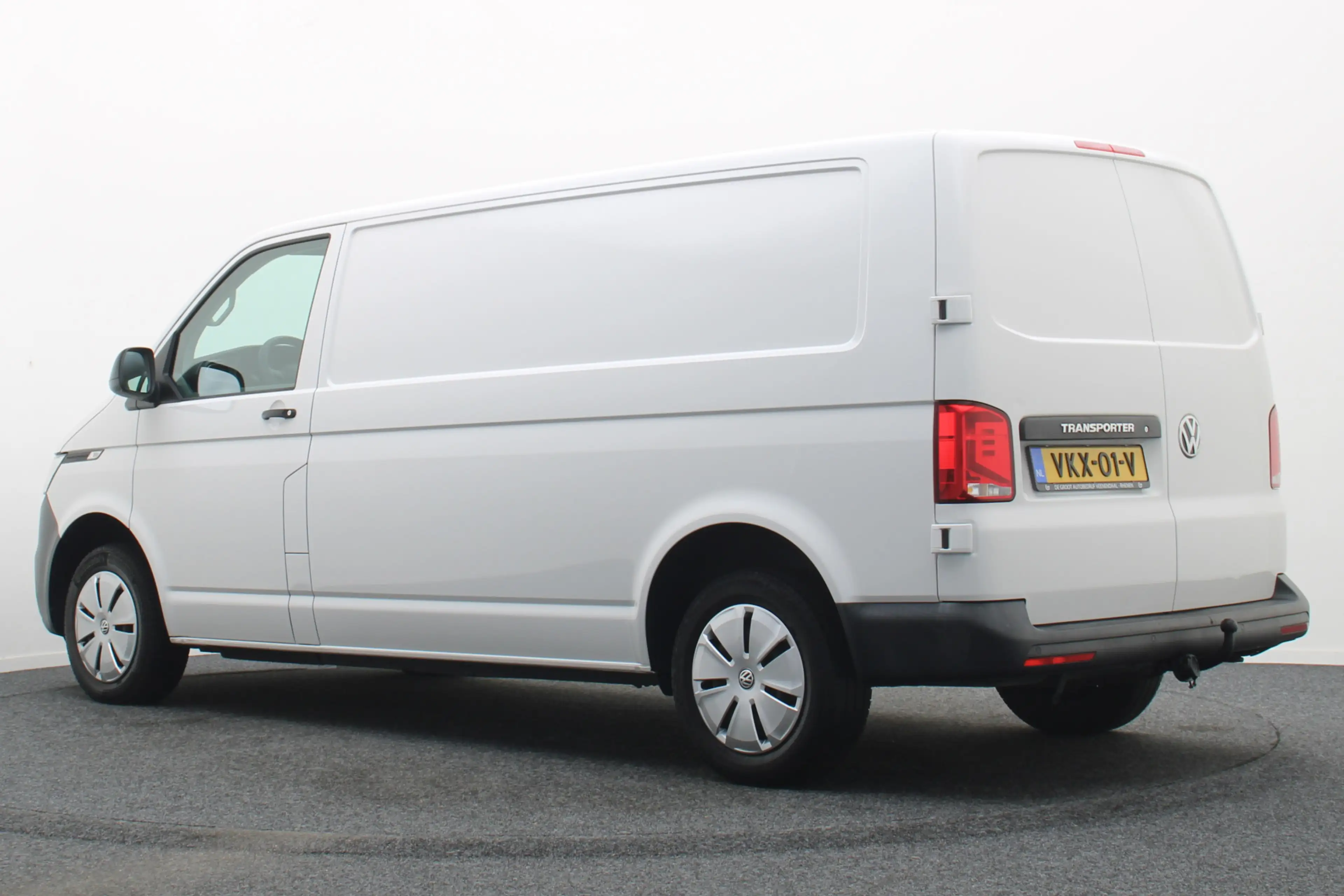 Volkswagen T6.1 Transporter 2.0 TDI L2H1 28 150PK Trekhaak, Apple Carplay, DAB — photo 3