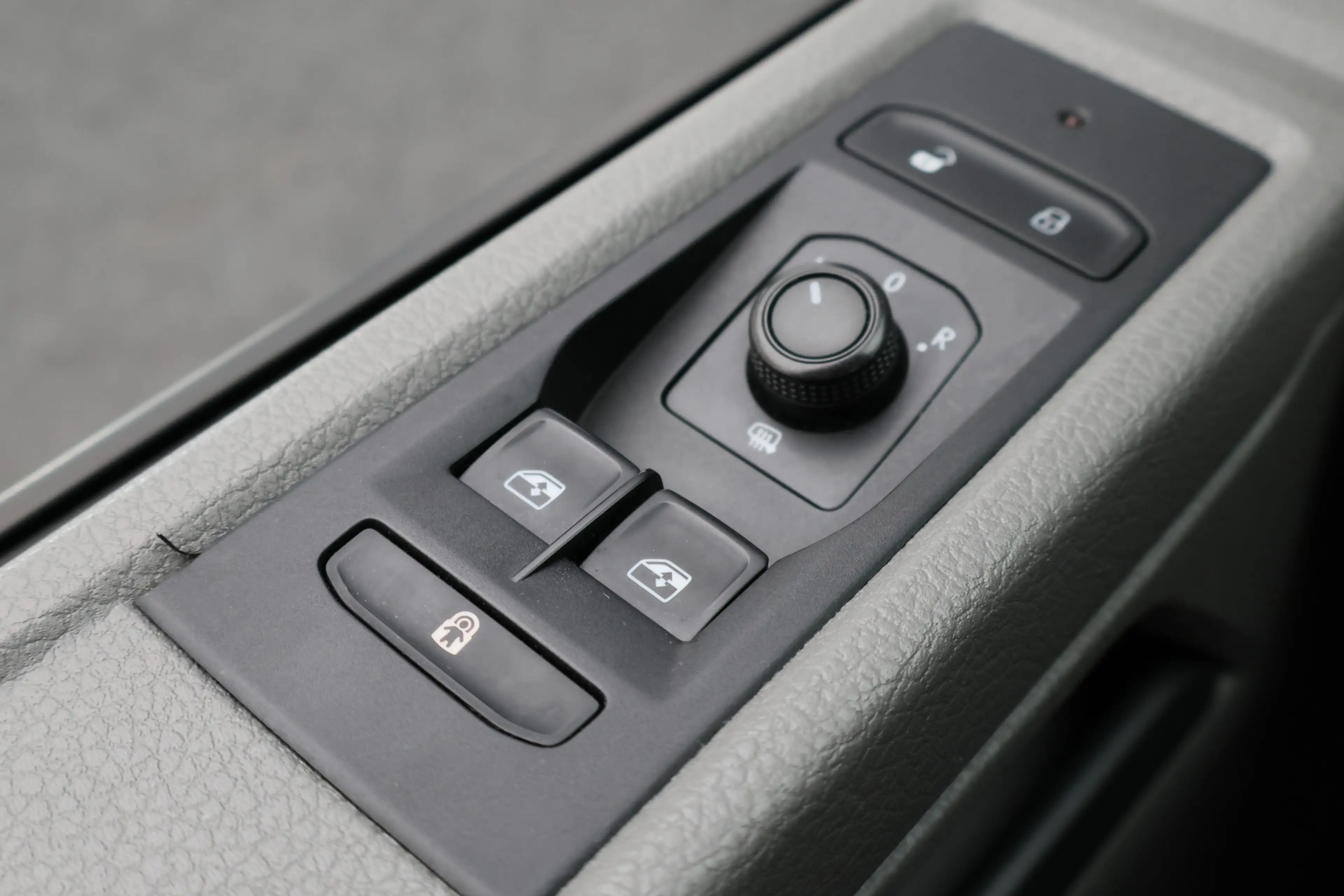 Volkswagen T6.1 Transporter 2.0 TDI L2H1 28 150PK Trekhaak, Apple Carplay, DAB — photo 28