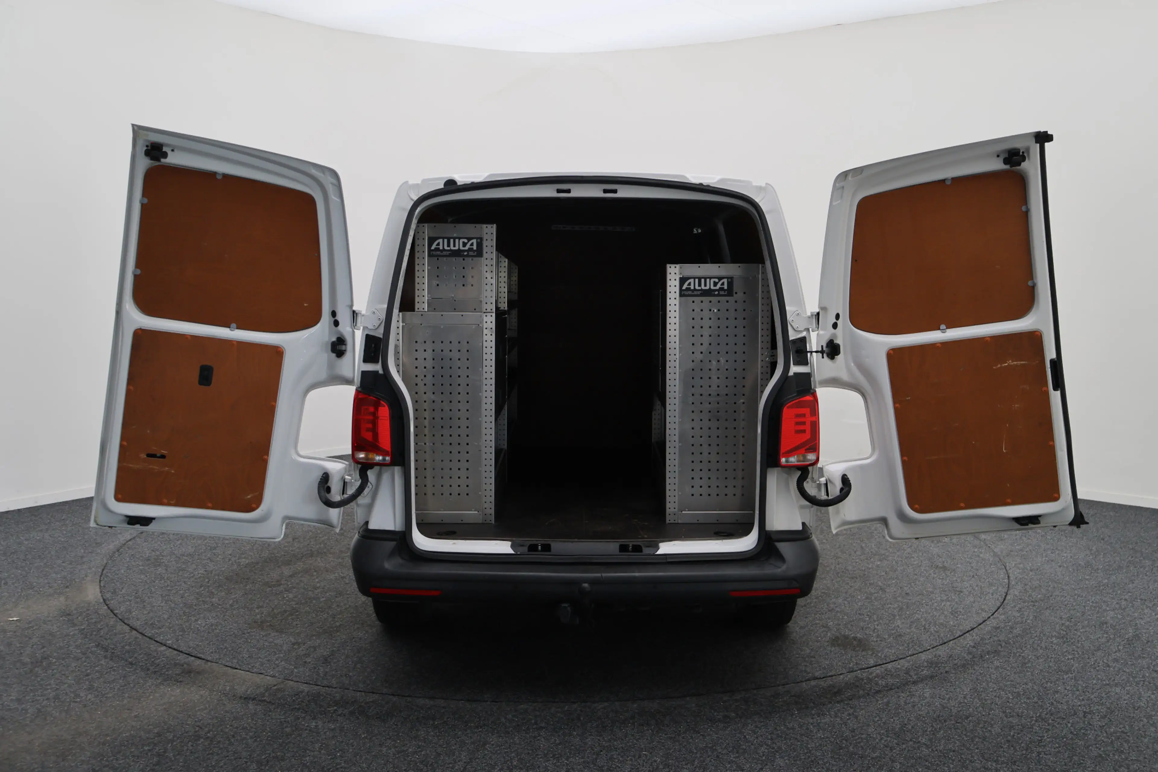 Volkswagen T6.1 Transporter 2.0 TDI L2H1 28 150PK Trekhaak, Apple Carplay, DAB — photo 14