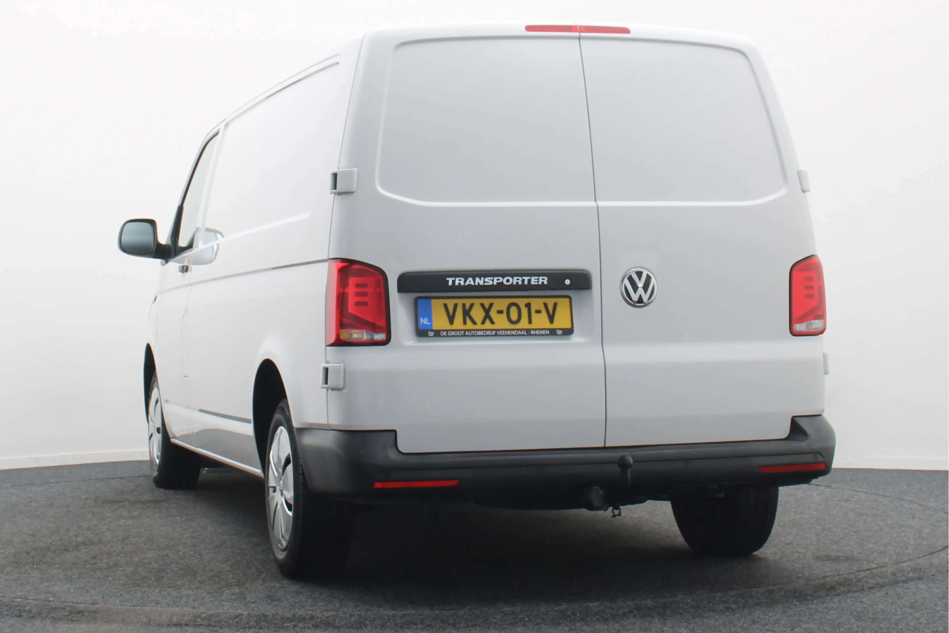 Volkswagen T6.1 Transporter 2.0 TDI L2H1 28 150PK Trekhaak, Apple Carplay, DAB — photo 18
