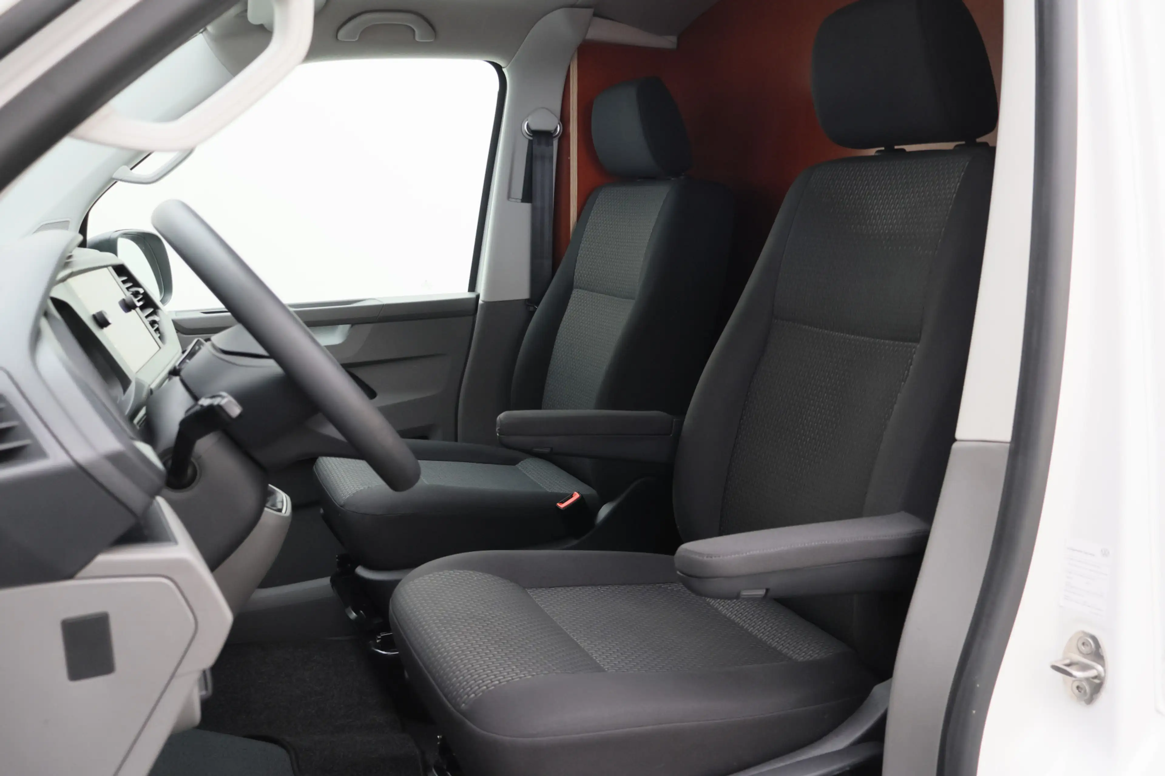 Volkswagen T6.1 Transporter 2.0 TDI L2H1 28 150PK Trekhaak, Apple Carplay, DAB — photo 9