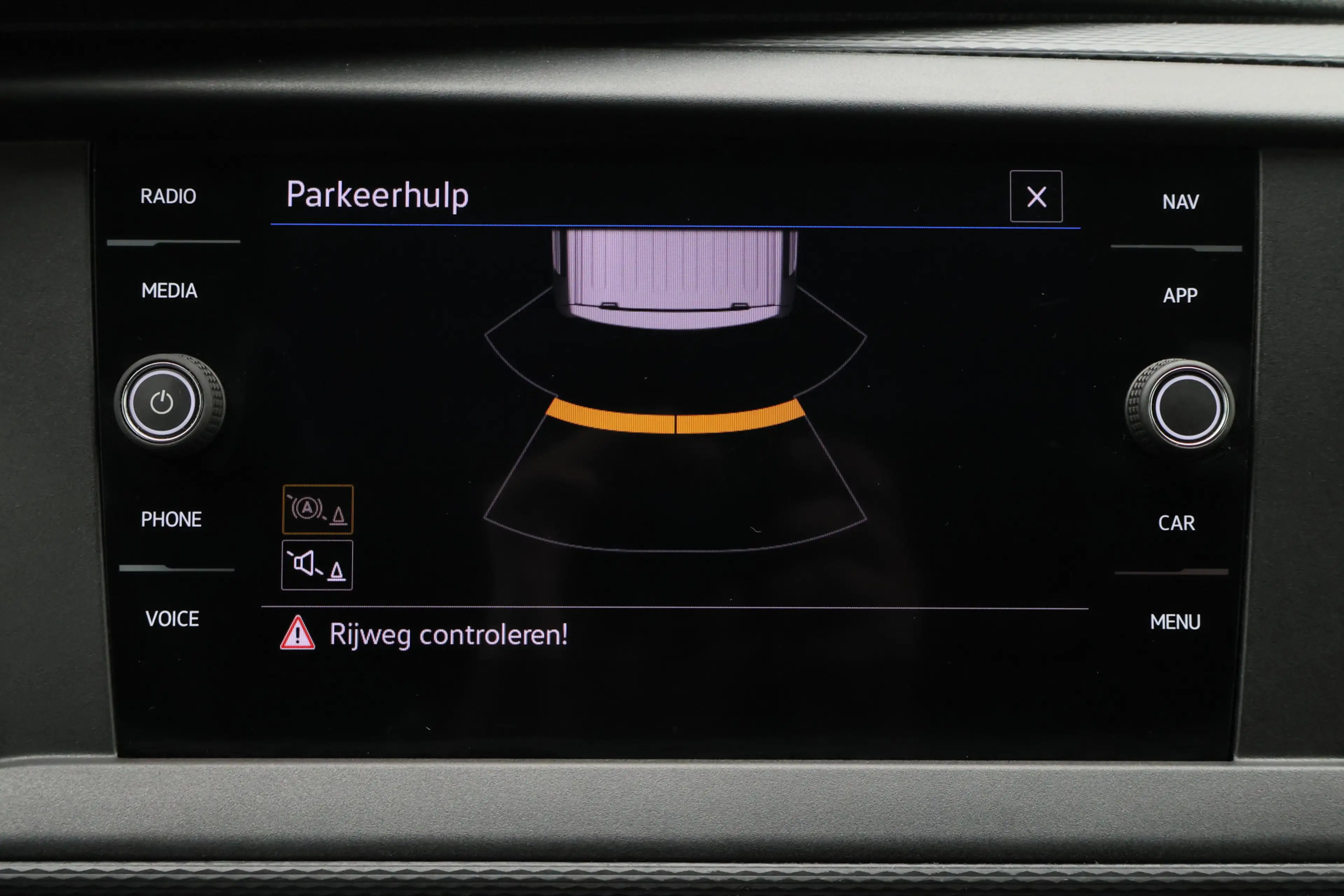 Volkswagen T6.1 Transporter 2.0 TDI L2H1 28 150PK Trekhaak, Apple Carplay, DAB — photo 37