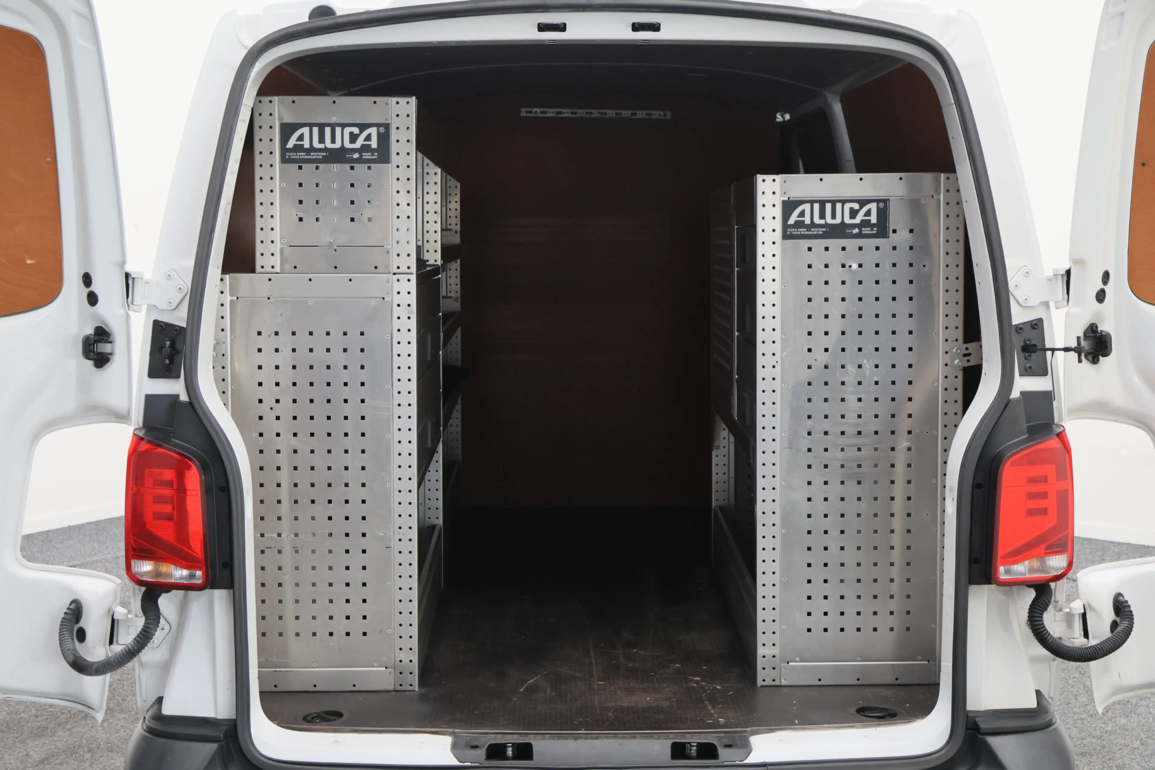 Volkswagen T6.1 Transporter 2.0 TDI L2H1 28 150PK Trekhaak, Apple Carplay, DAB — photo 15
