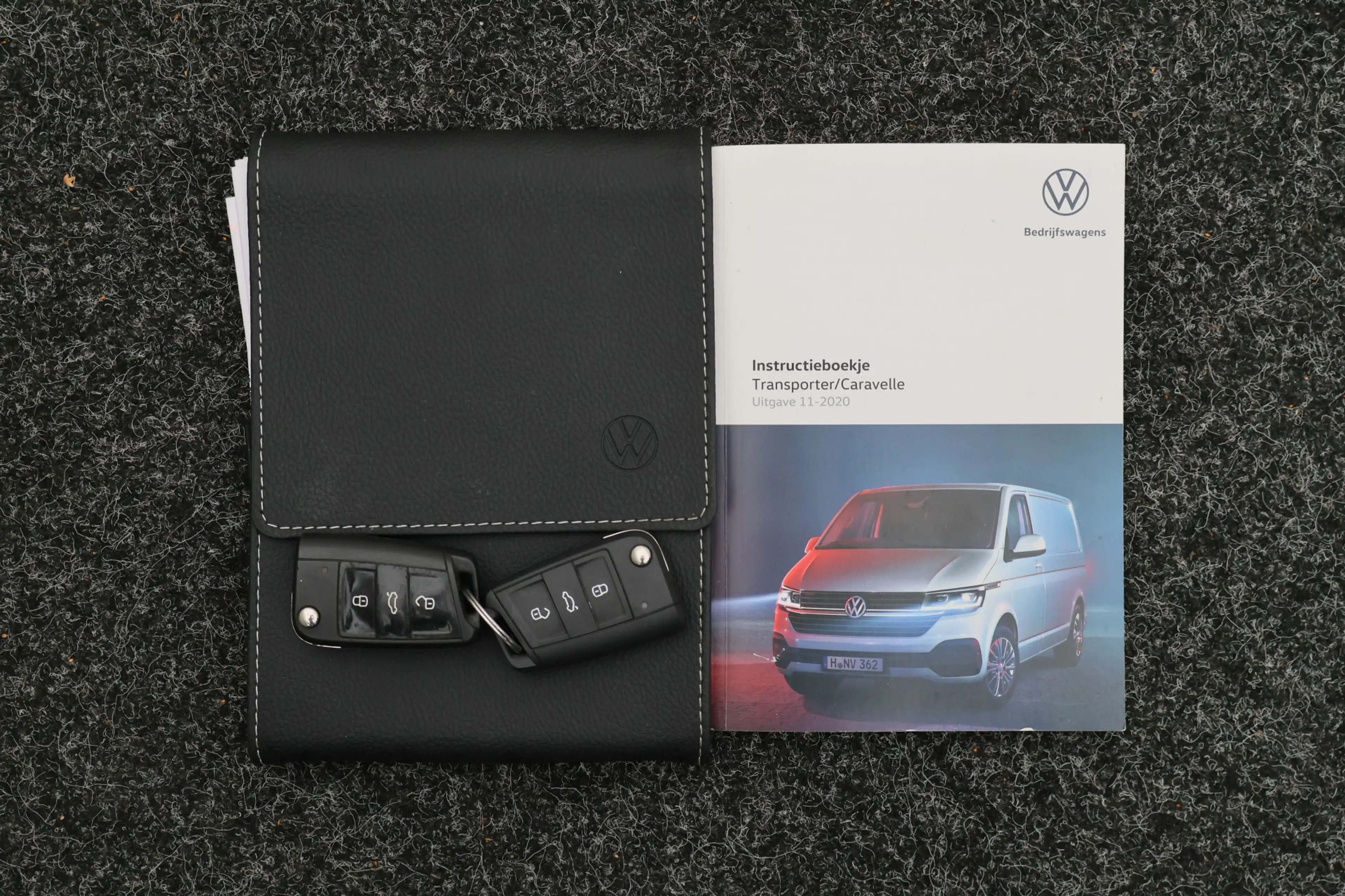 Volkswagen T6.1 Transporter 2.0 TDI L2H1 28 150PK Trekhaak, Apple Carplay, DAB — photo 43