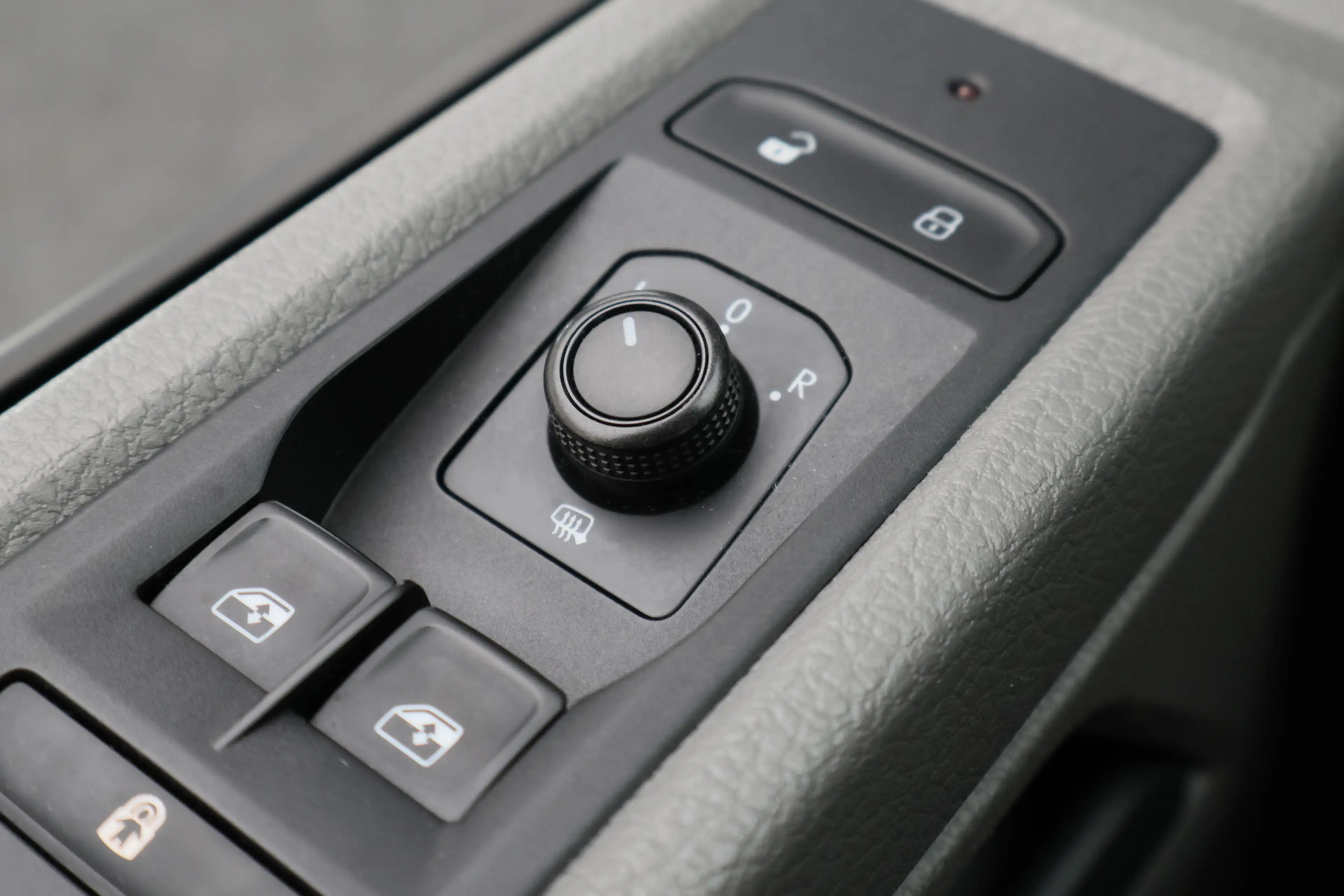 Volkswagen T6.1 Transporter 2.0 TDI L2H1 28 150PK Trekhaak, Apple Carplay, DAB — photo 29