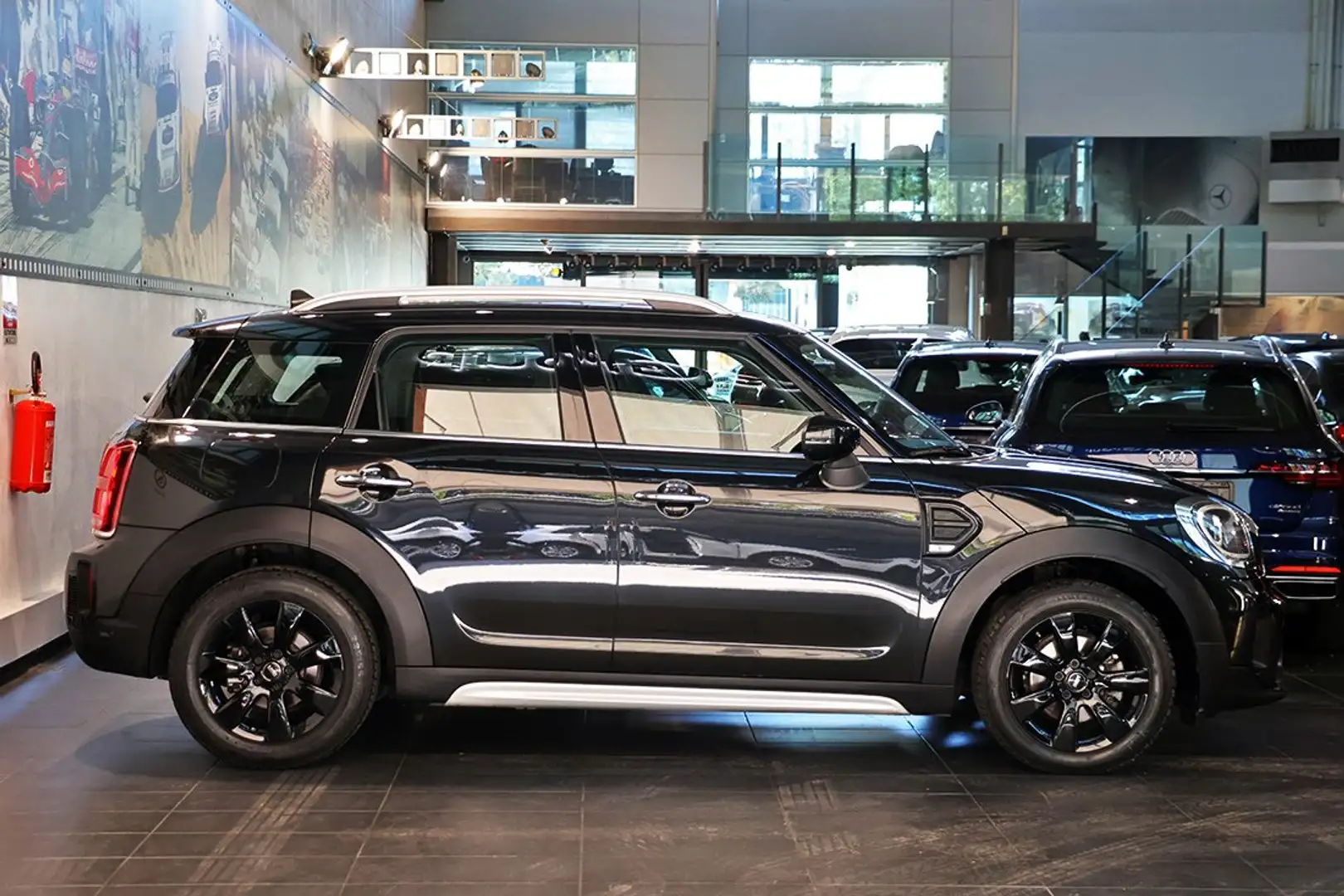 MINI One D Countryman 1.5 Business Auto. - ADAPTIVE CRUISE/TELECAMERA Černá - 2