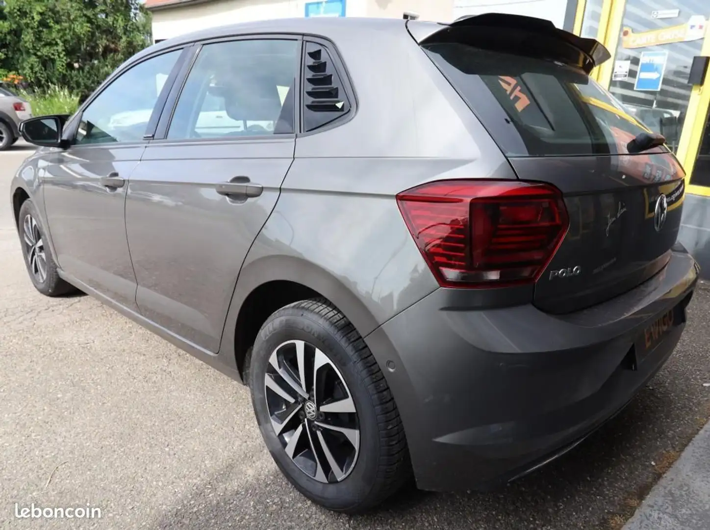 Volkswagen Polo 1.0 TSI 95 CH IQ DRIVE Gris - 2