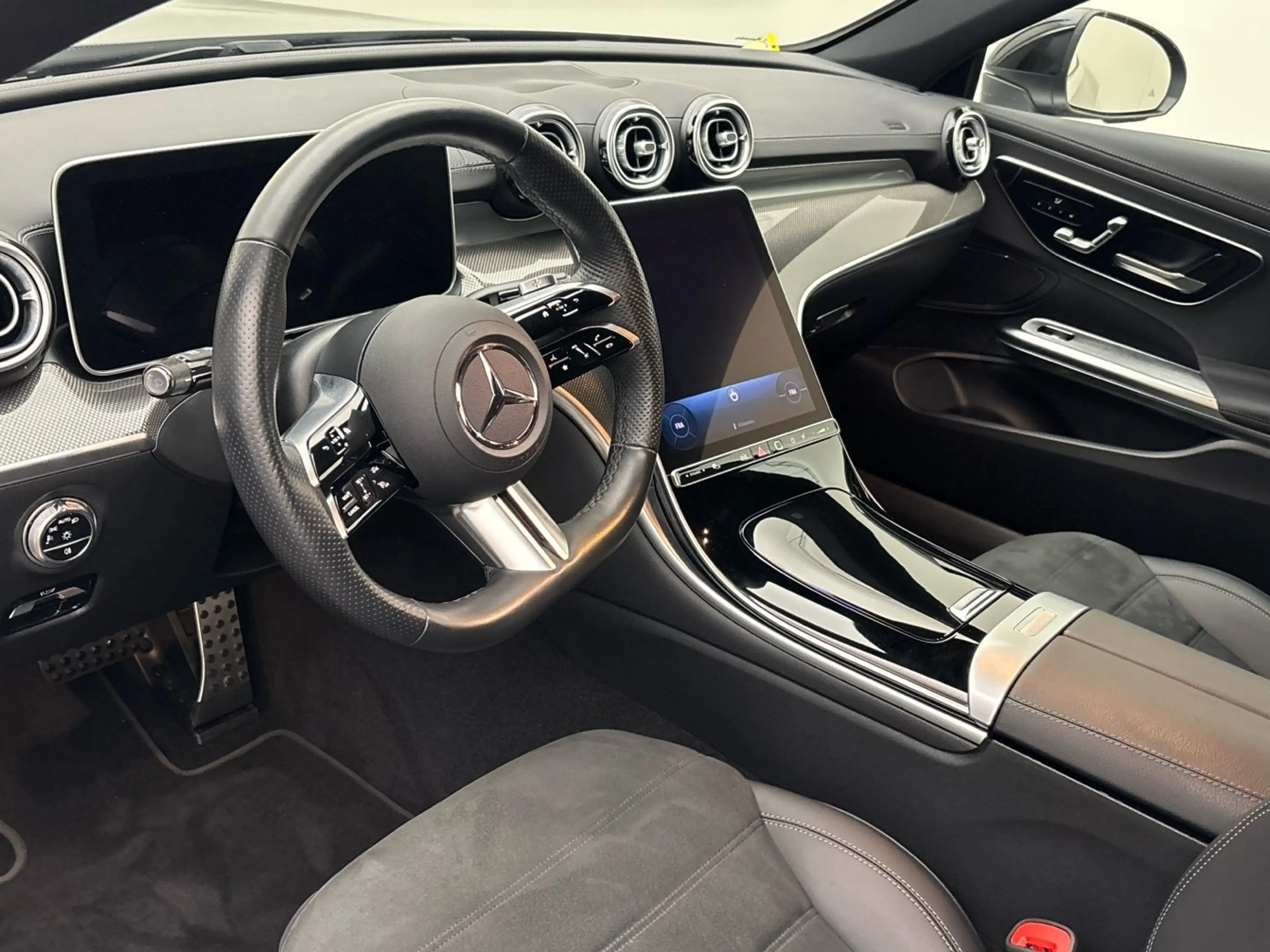 Mercedes-Benz CLE 300 4M AMG Premium Digital-L. Distronic 360° — photo 13