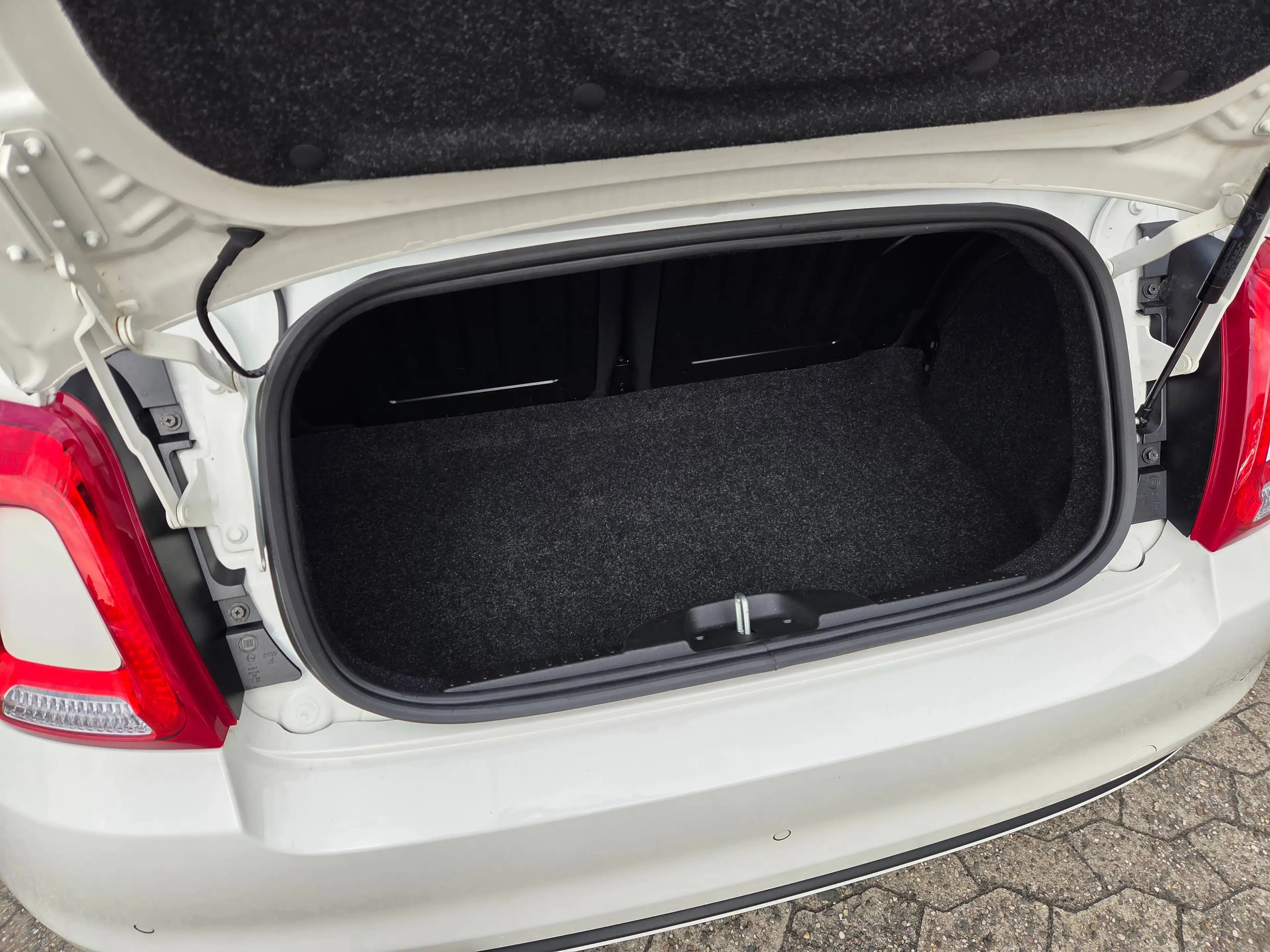 Fiat 500C TEMPOMAT MIRRORLINK ALLWETTER — photo 4