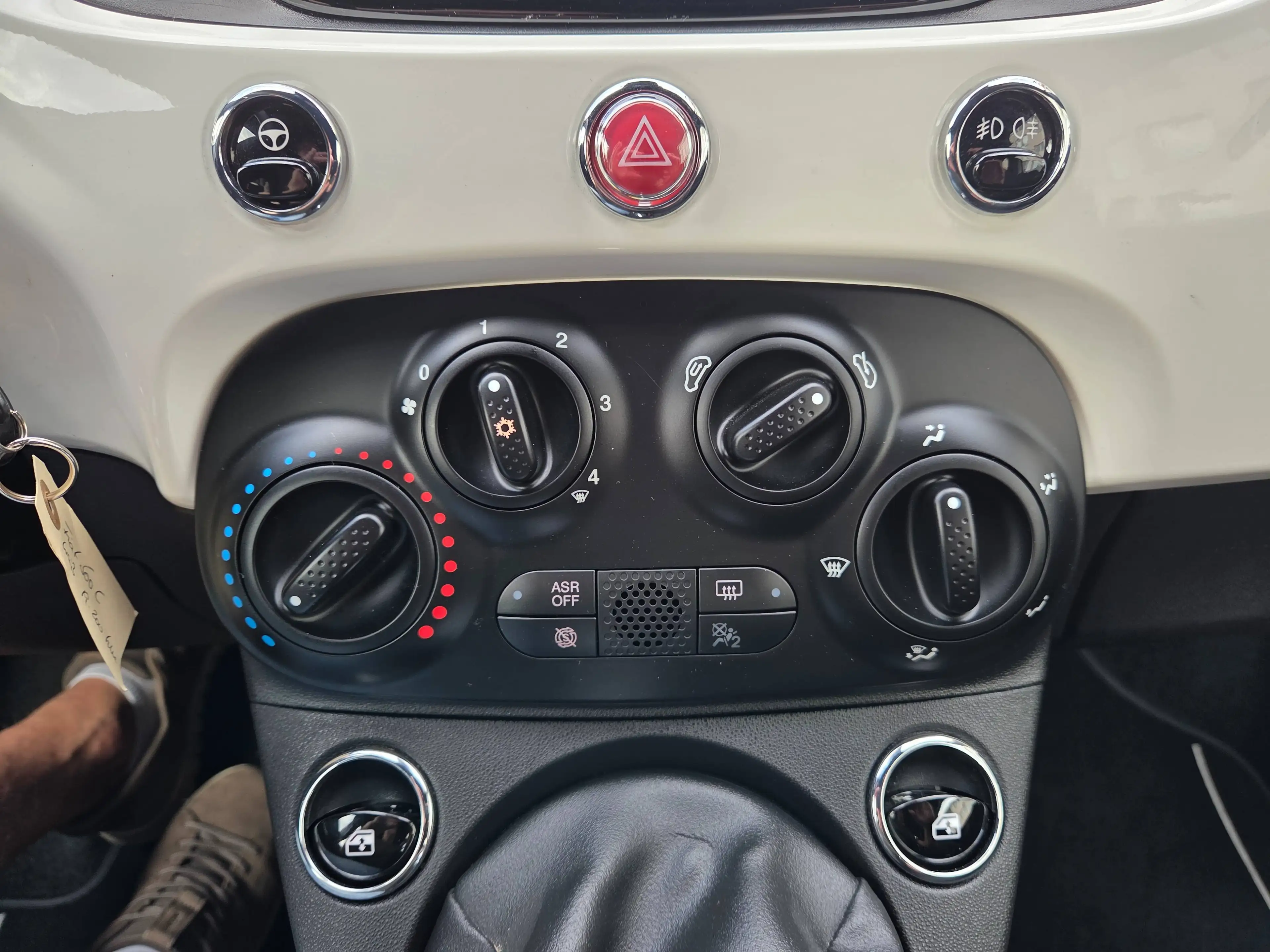 Fiat 500C TEMPOMAT MIRRORLINK ALLWETTER — photo 11