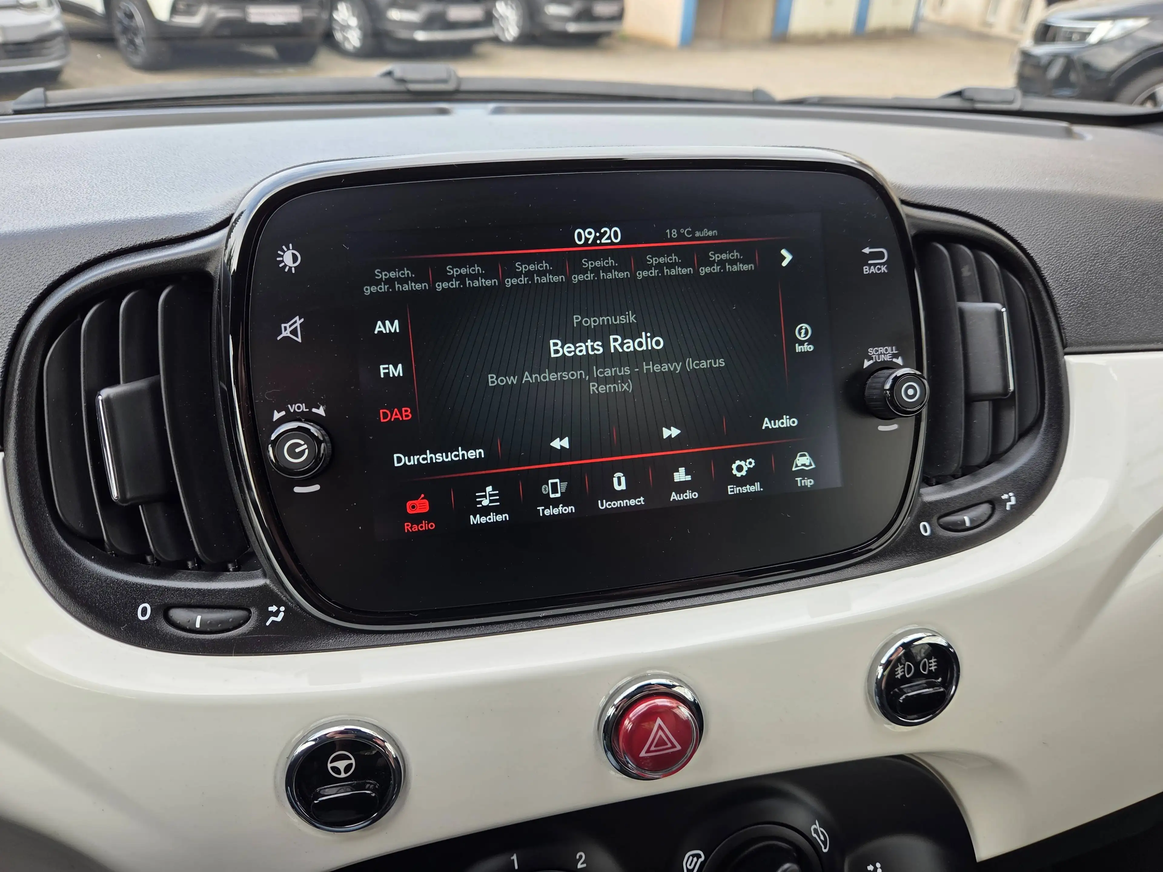 Fiat 500C TEMPOMAT MIRRORLINK ALLWETTER — photo 9