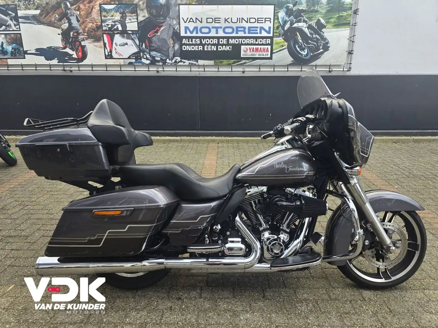 Harley-Davidson Street Glide FLHX Zwart - 1