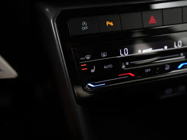 Volkswagen T-Cross view 13
