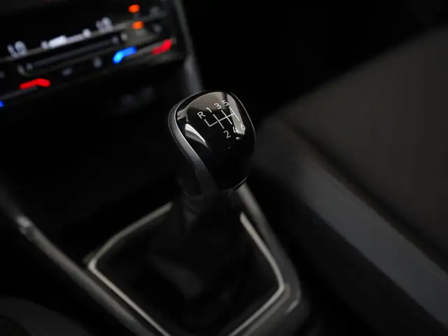 Volkswagen T-Cross view 11