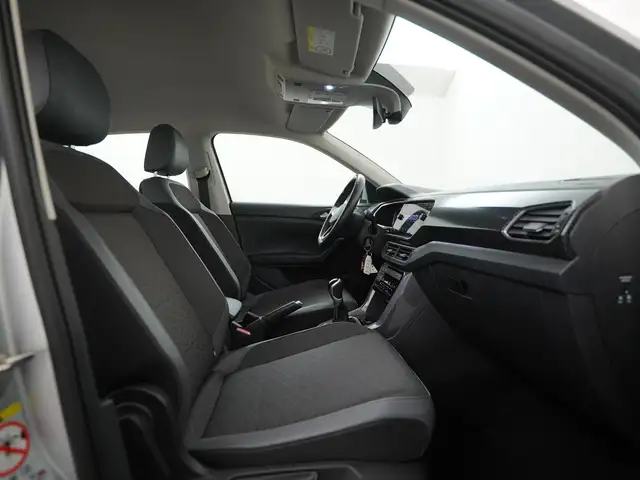 Volkswagen T-Cross view 3