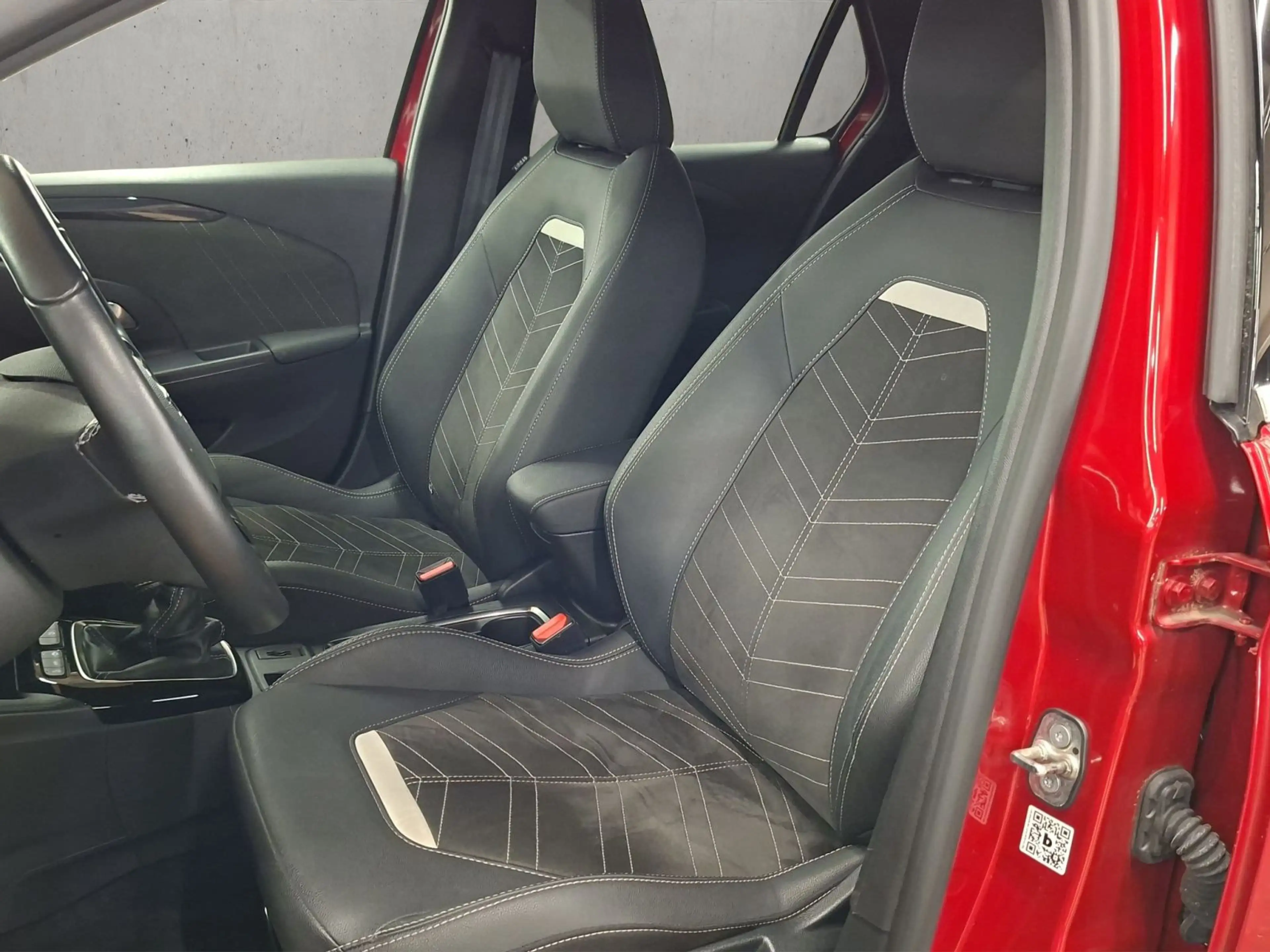 Opel Corsa F 1.2 Turbo Ultimate — photo 3