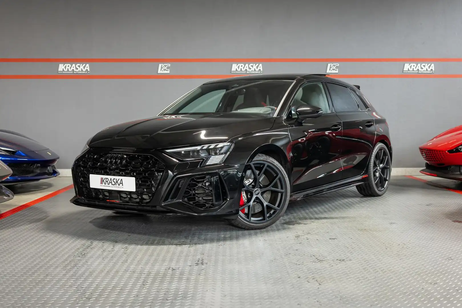 Audi RS3 2.5 TFSI quattro MATRIX PANO B&O HUD RFK ASR Zwart - 1