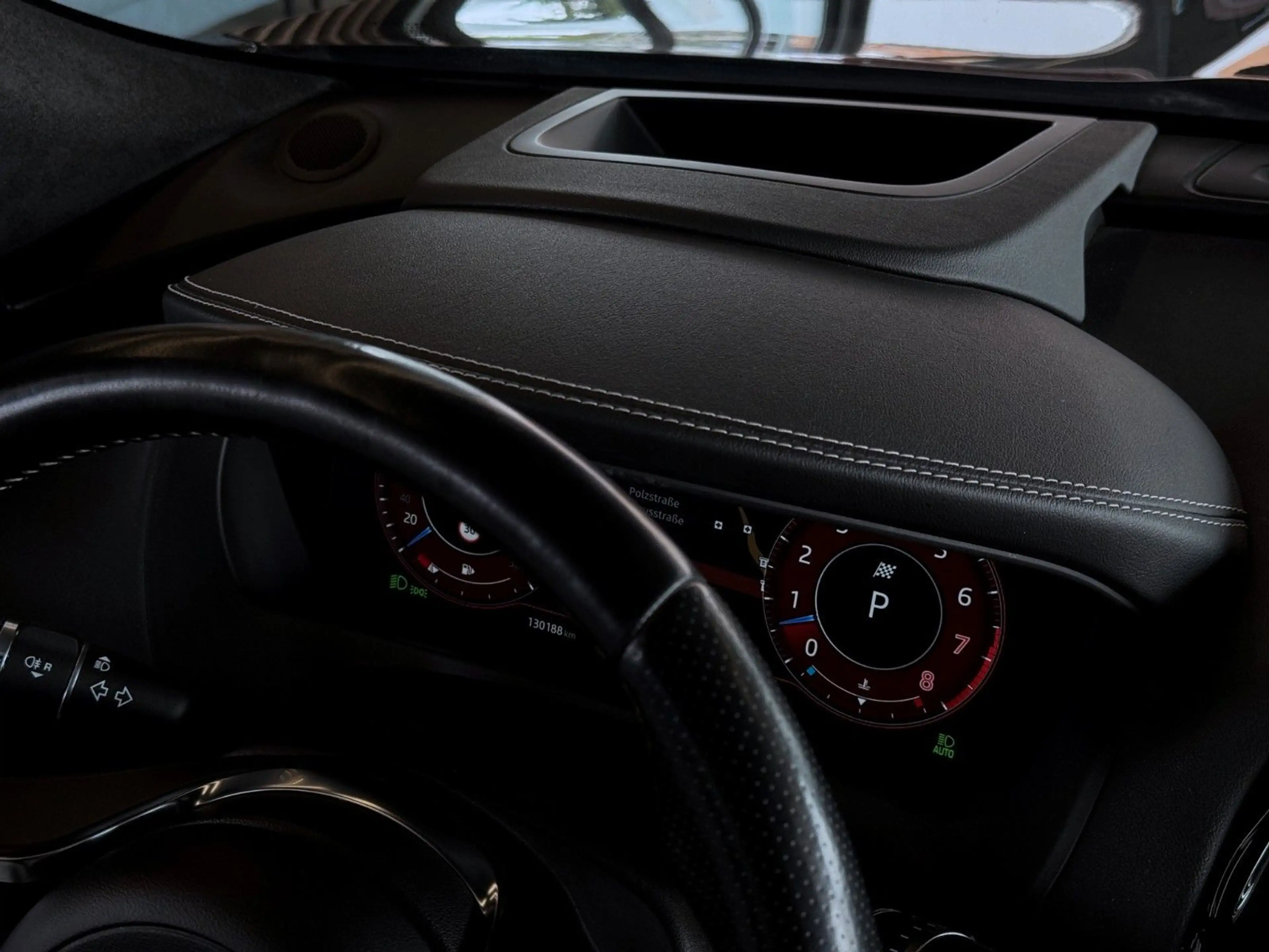 Jaguar F-Pace SVR AWD 5.0 V8  *BLACK-PACK*AHK*PANO* — photo 14