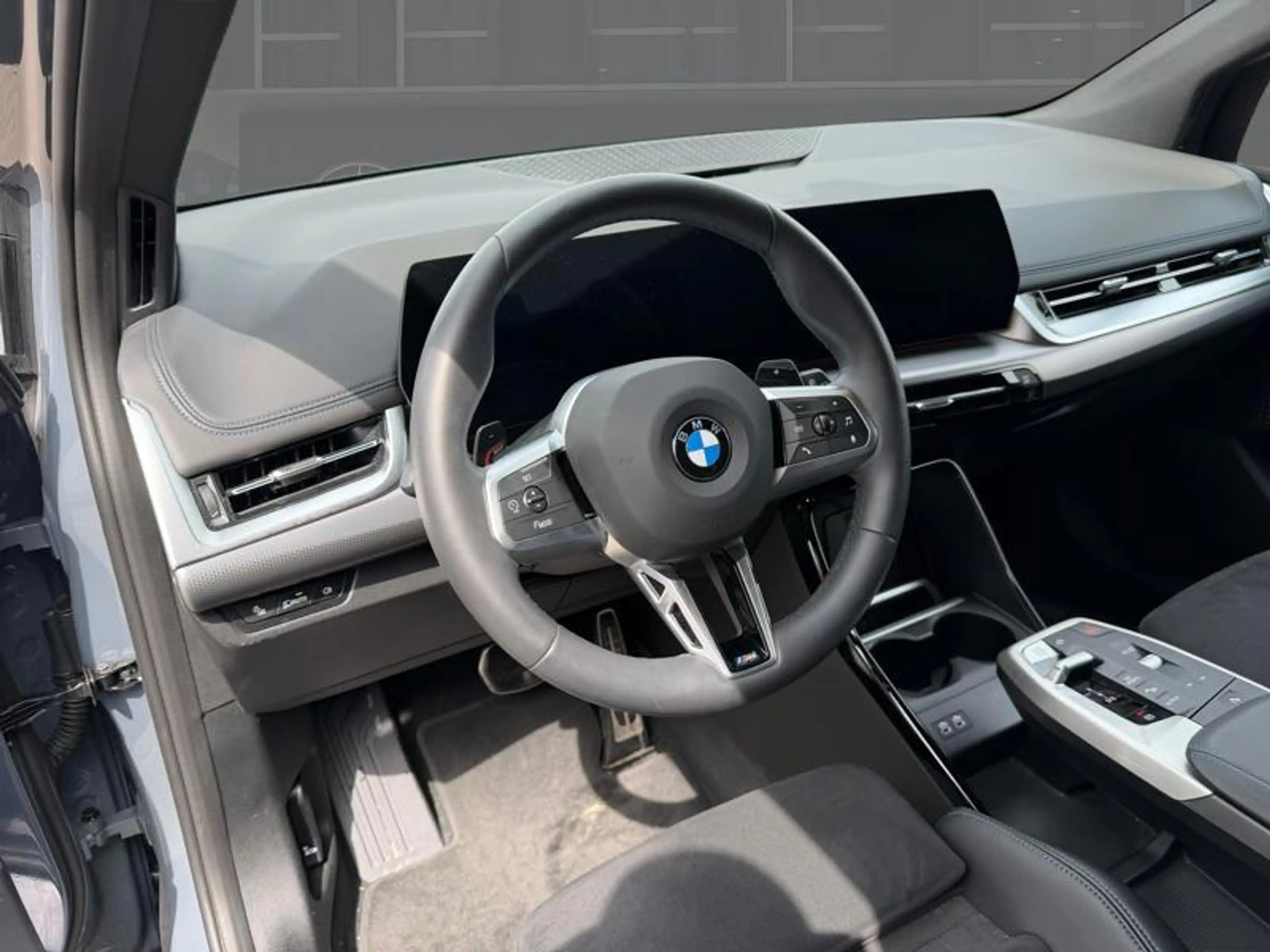 BMW 220 i Active Tourer M Sport — photo 4
