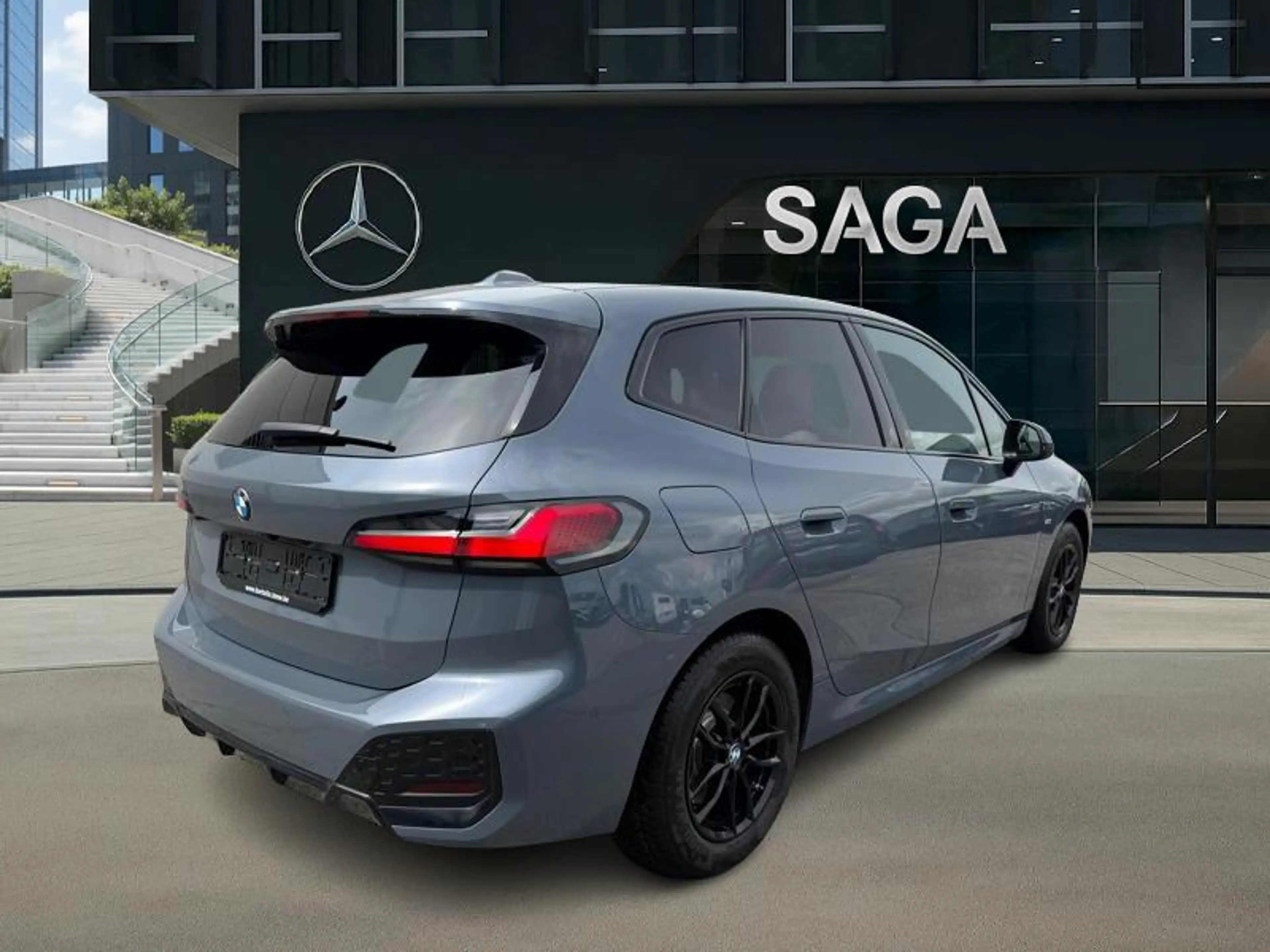 BMW 220 i Active Tourer M Sport — photo 2