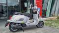 Vespa GTS 125 lagerndes Neufahrzeug Grau - thumbnail 2