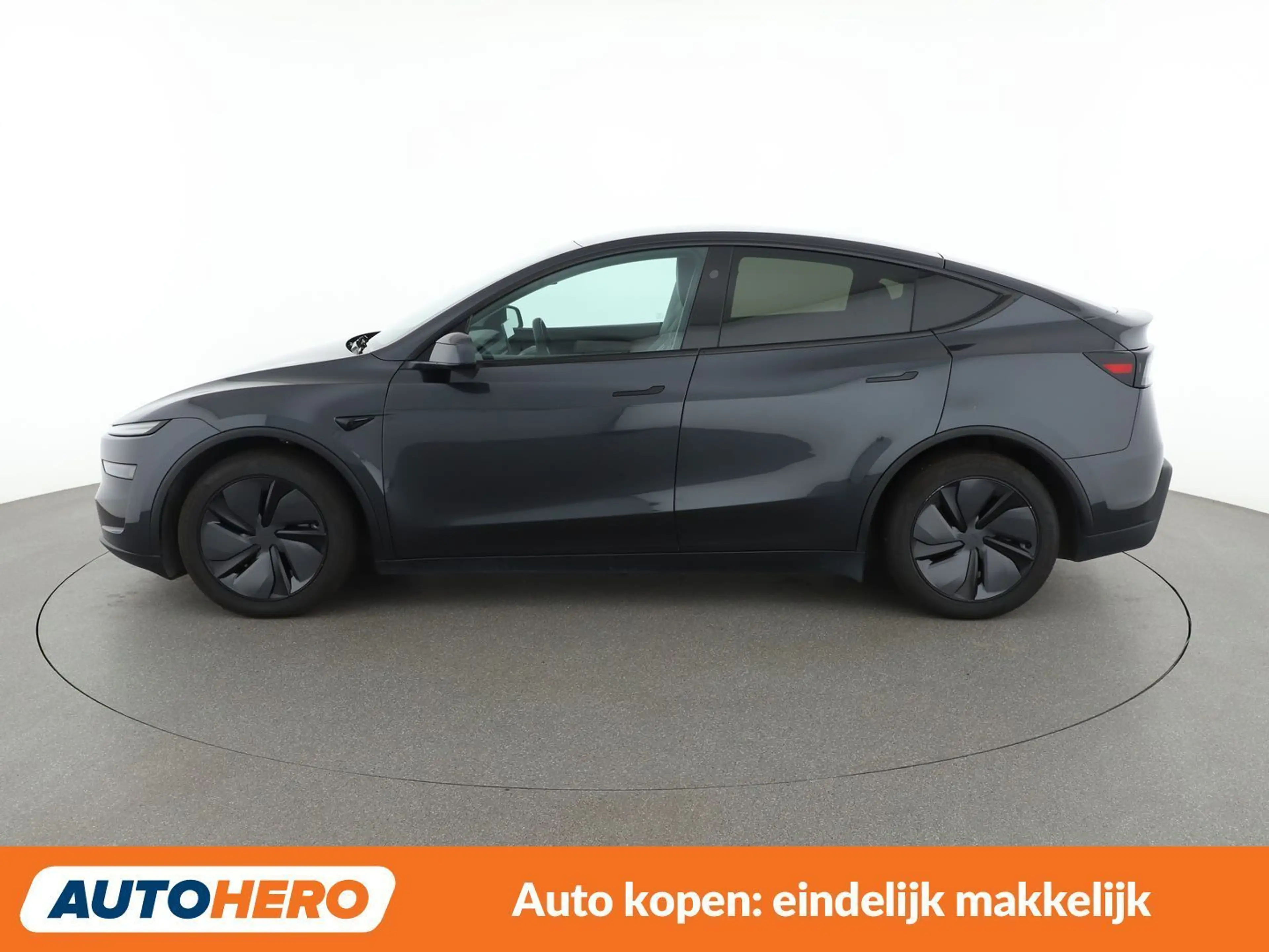 Tesla Model Y Long Range Dual AWD Premium — photo 3