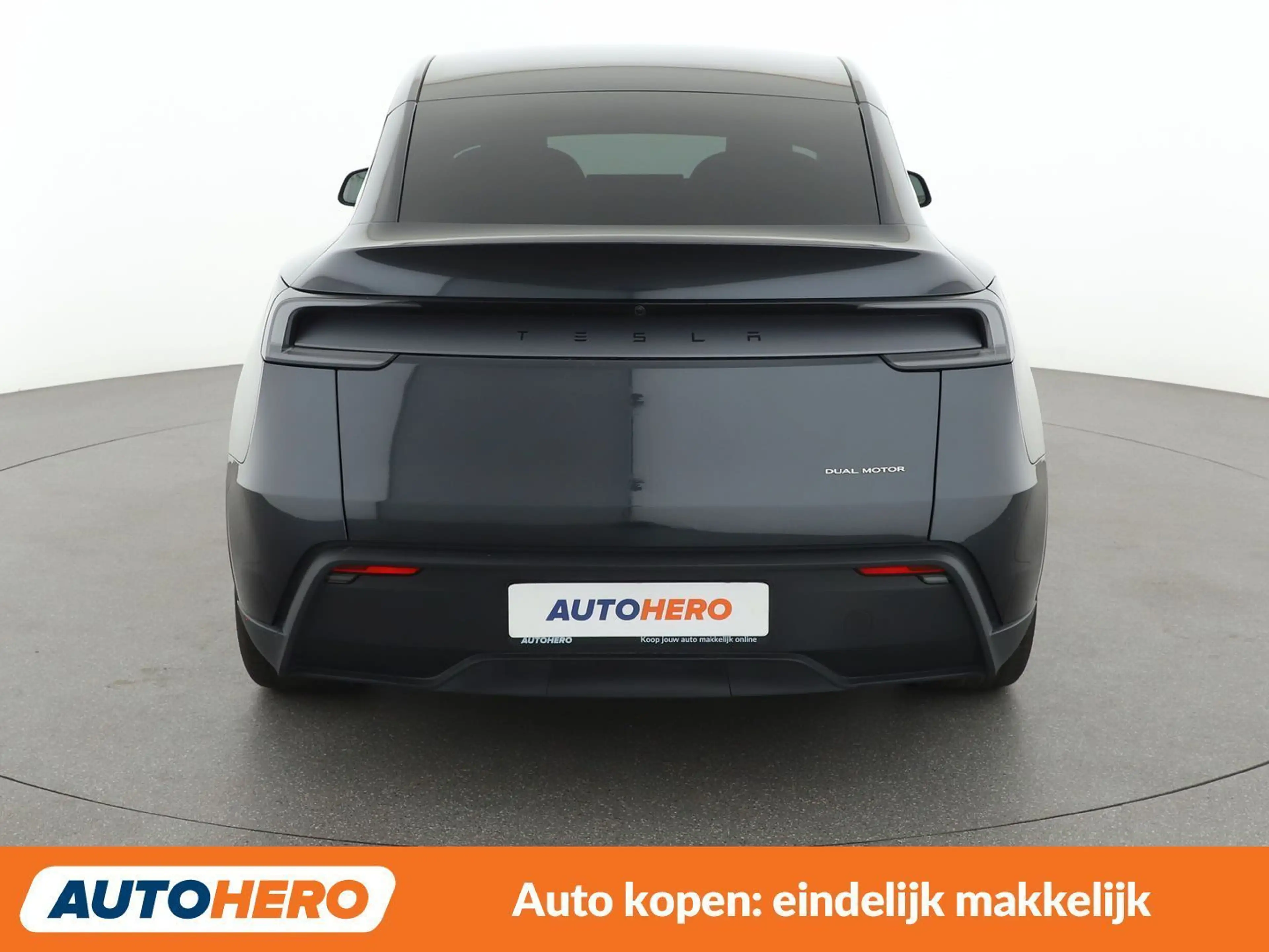 Tesla Model Y Long Range Dual AWD Premium — photo 5